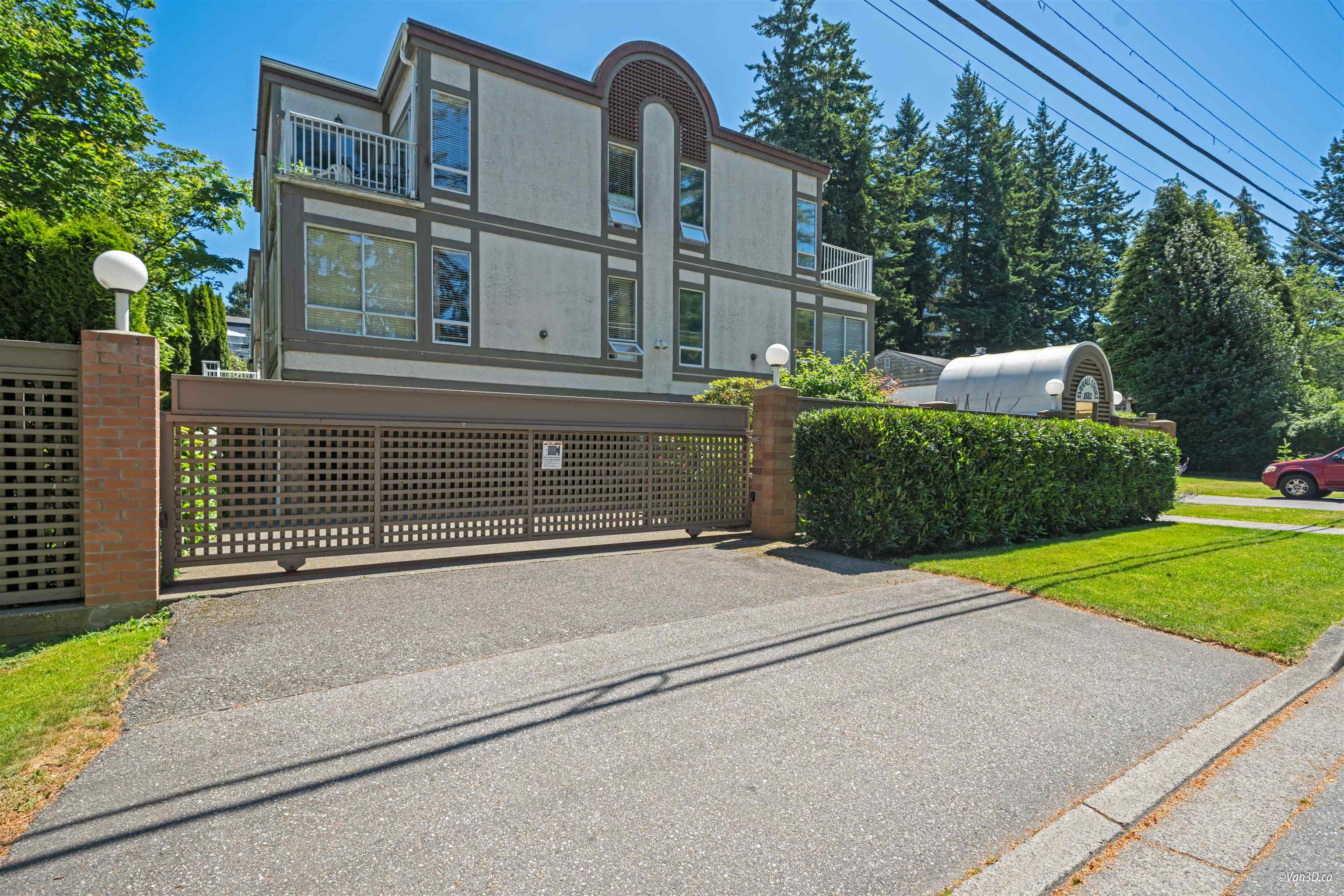 1552 Everall Street #3, White Rock, BC V4B 3S8