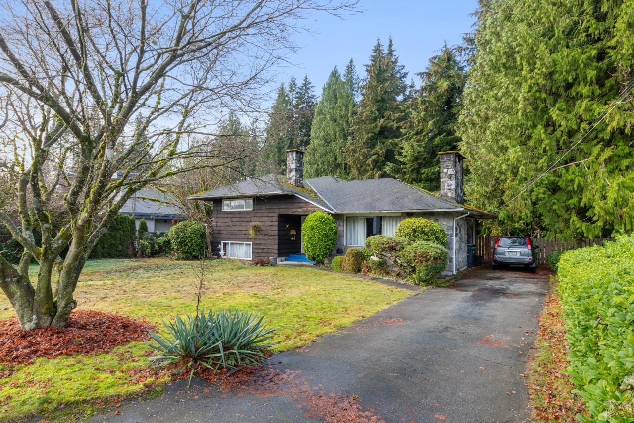 4275 Lions Avenue, North Vancouver, BC V7R 3S2