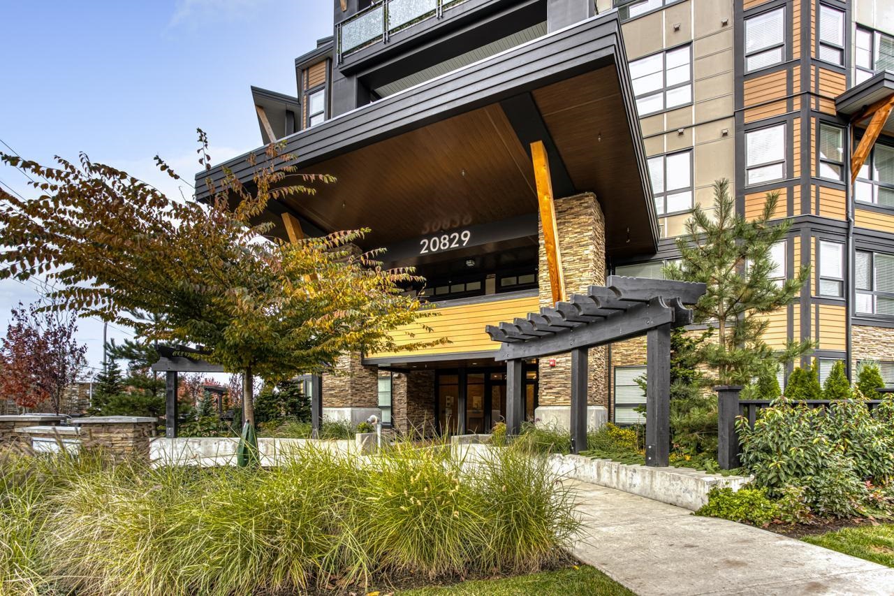 20829 77a Avenue #503, Langley, BC V2Y 0Y5
