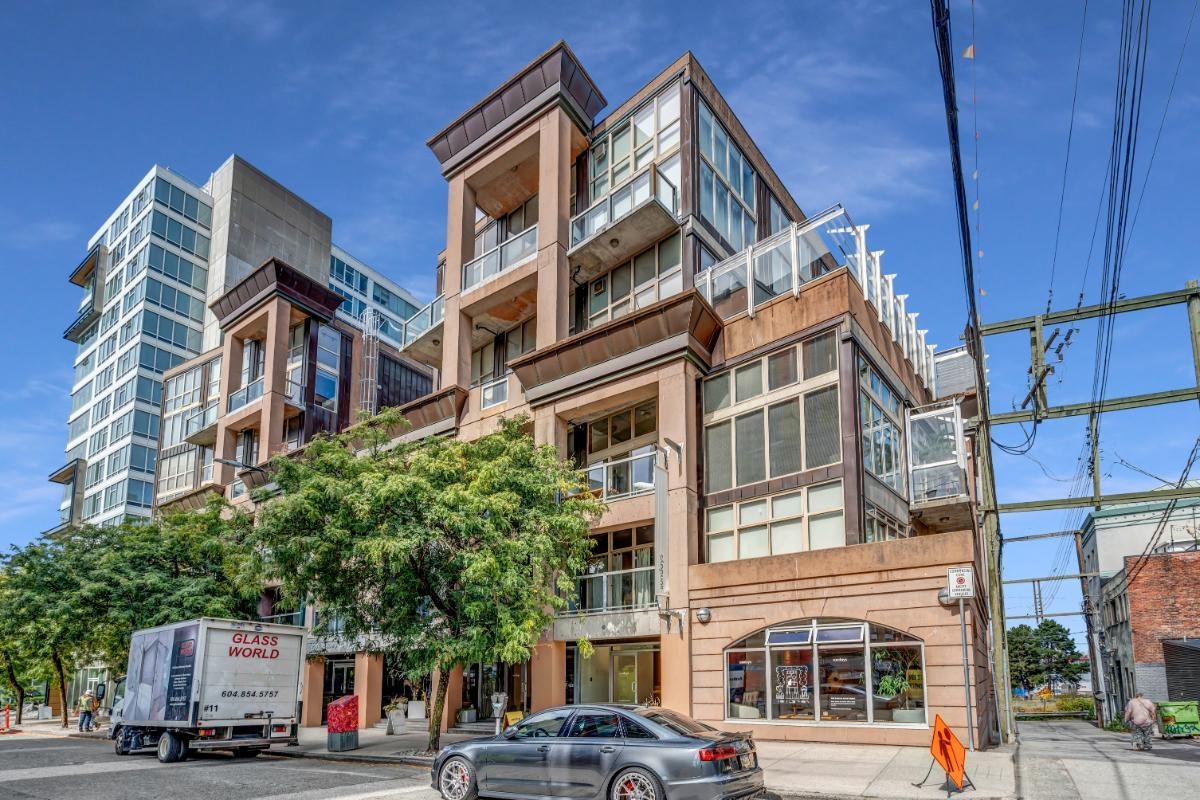1529 West 6th Avenue #211, Vancouver, BC V6J 1R1