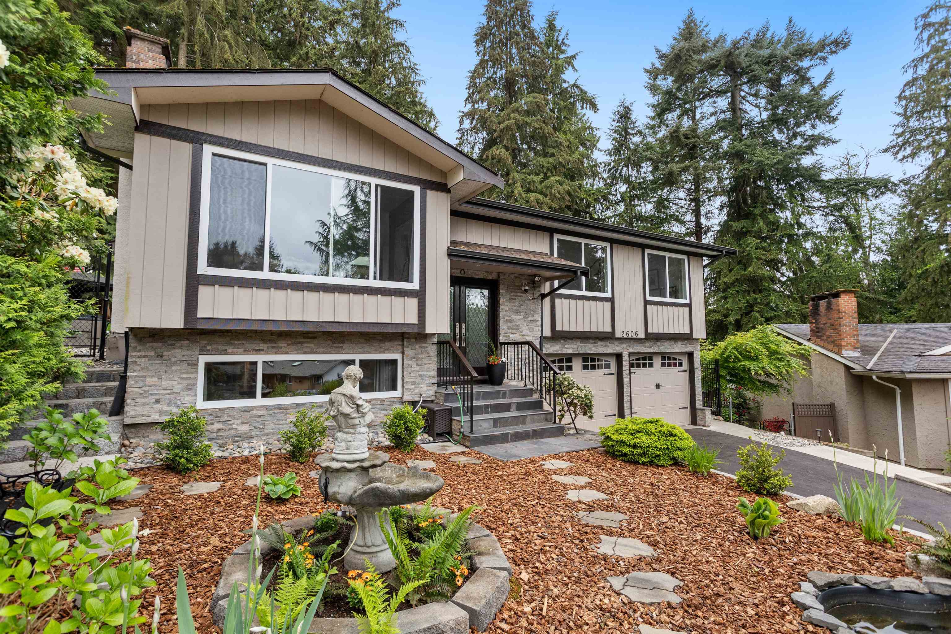 2606 Hawser Avenue, Coquitlam, BC V3C 4E1