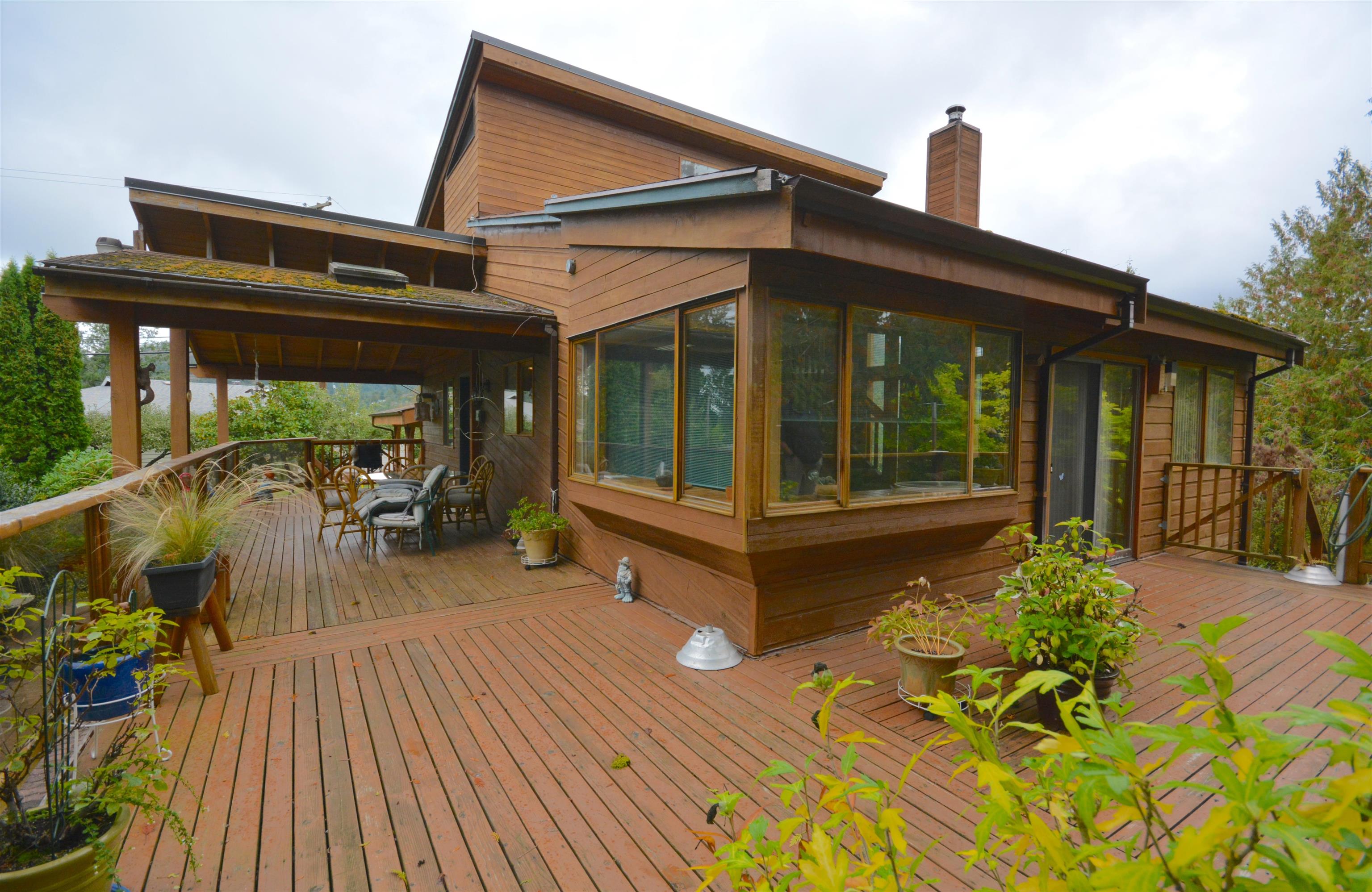 5085 Panorama Dr, Garden Bay, BC V0N 1S0