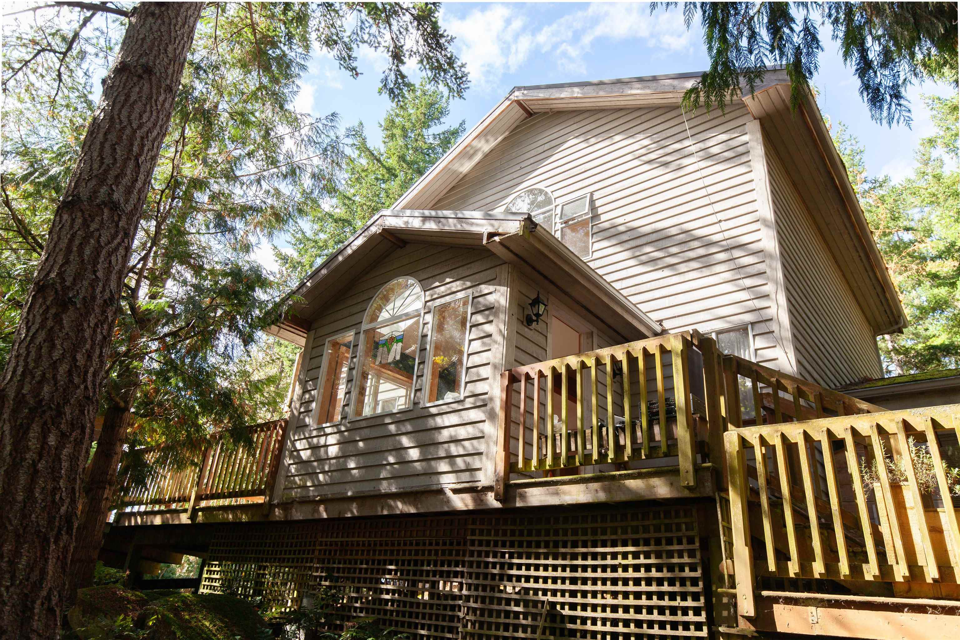 567 Dinner Bay Road, Mayne Island, BC V0N 2J2