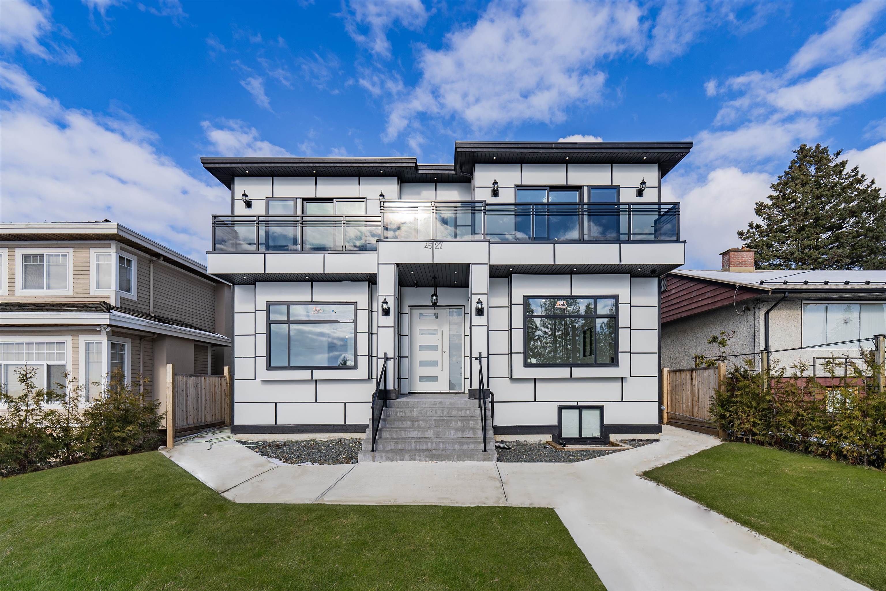 4527 Clinton Street, Burnaby, BC V5J 2K6