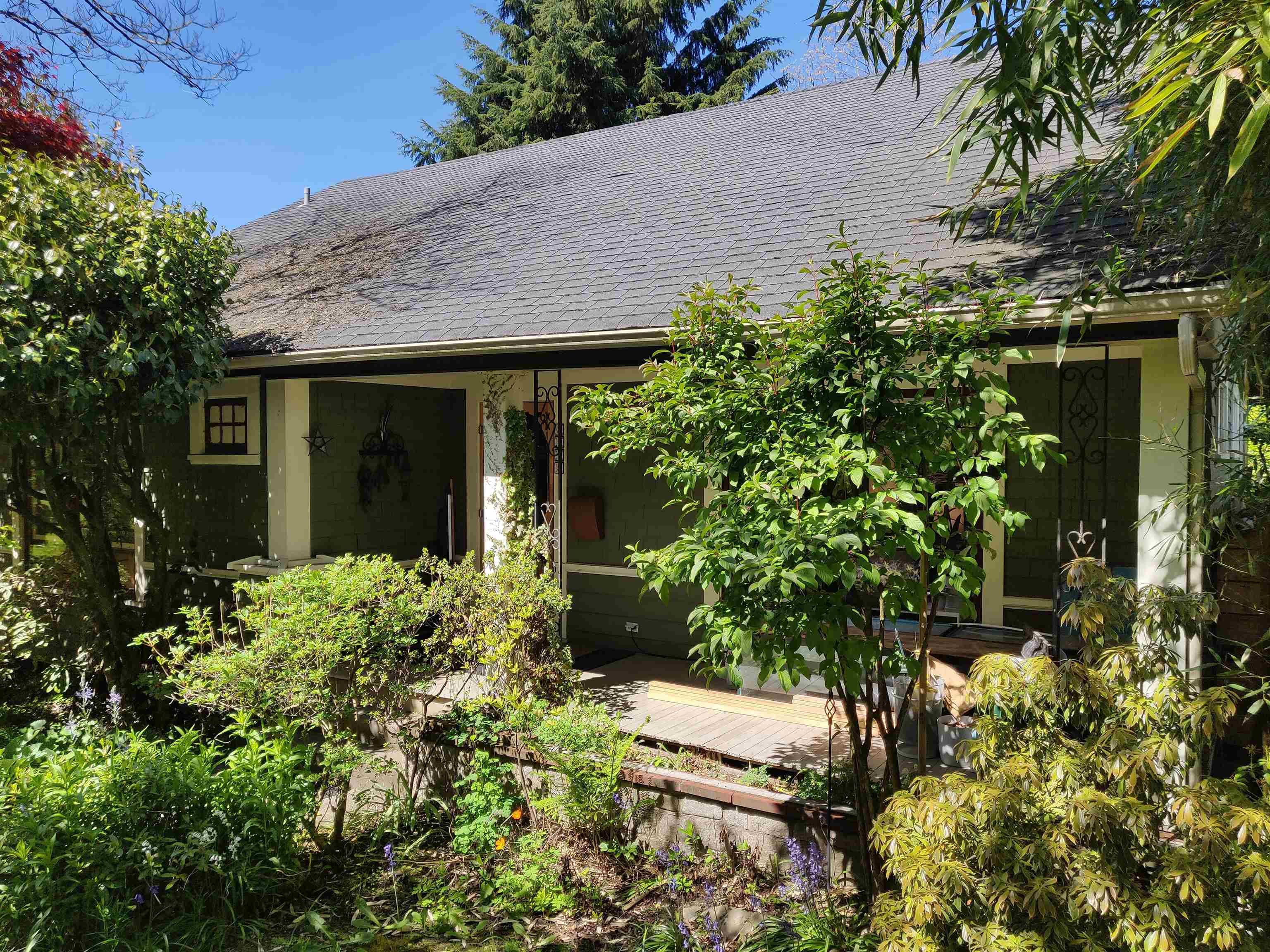 2115 West 34th Avenue, Vancouver, BC V6M 1G3