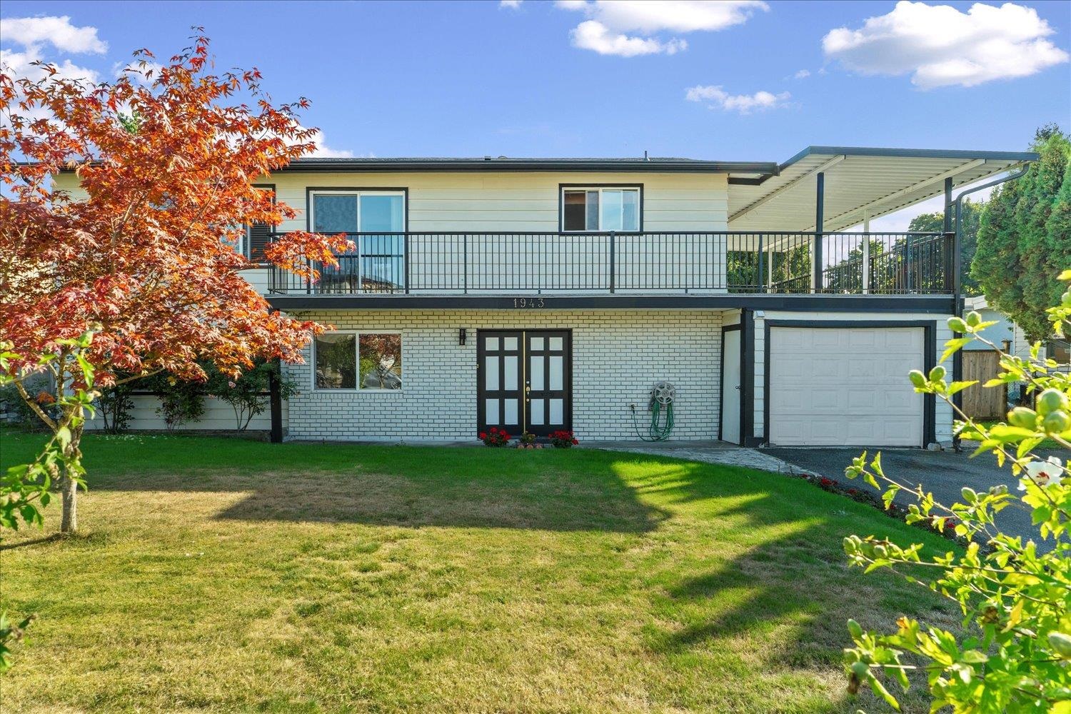 1943 Catalina Crescent, Abbotsford, BC V2T 3W2