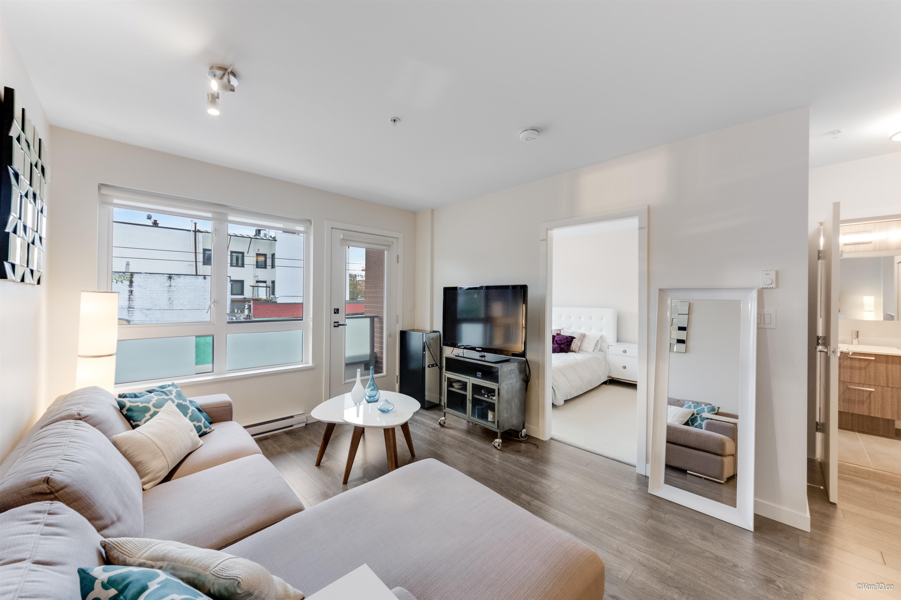 202 East 24th Avenue #204, Vancouver, BC V5V 1Z6
