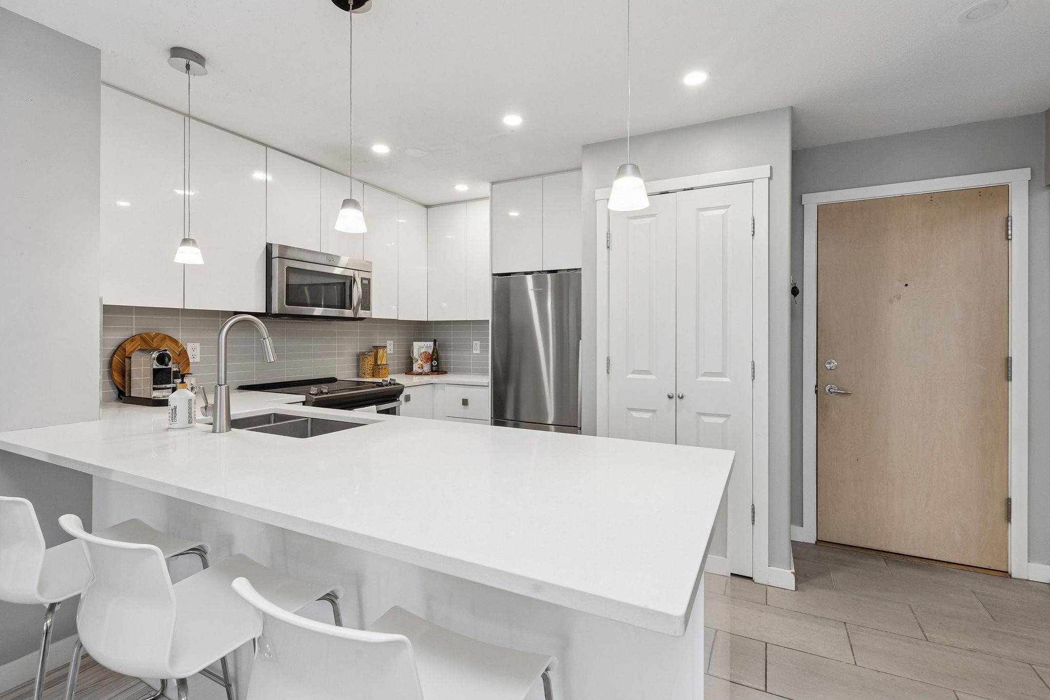 3142 Saint Johns Street #303, Port Moody, BC V3H 5E5