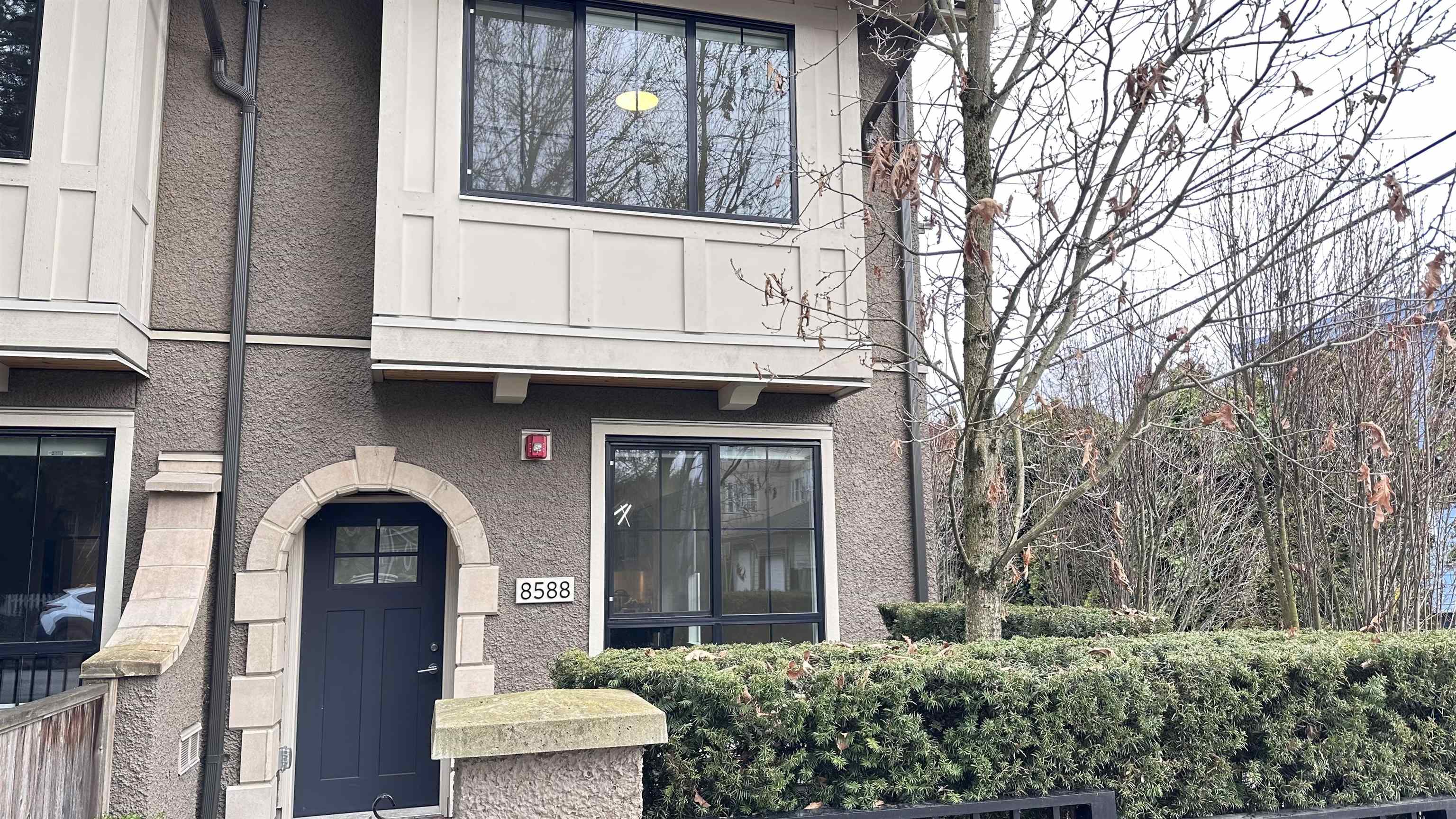 8588 Osler Street, Vancouver, BC V6P 0G4