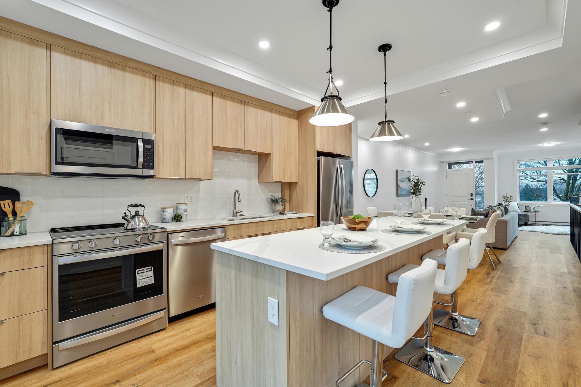 45 East 8th Avenue, New Westminster, BC V3L 4J4
