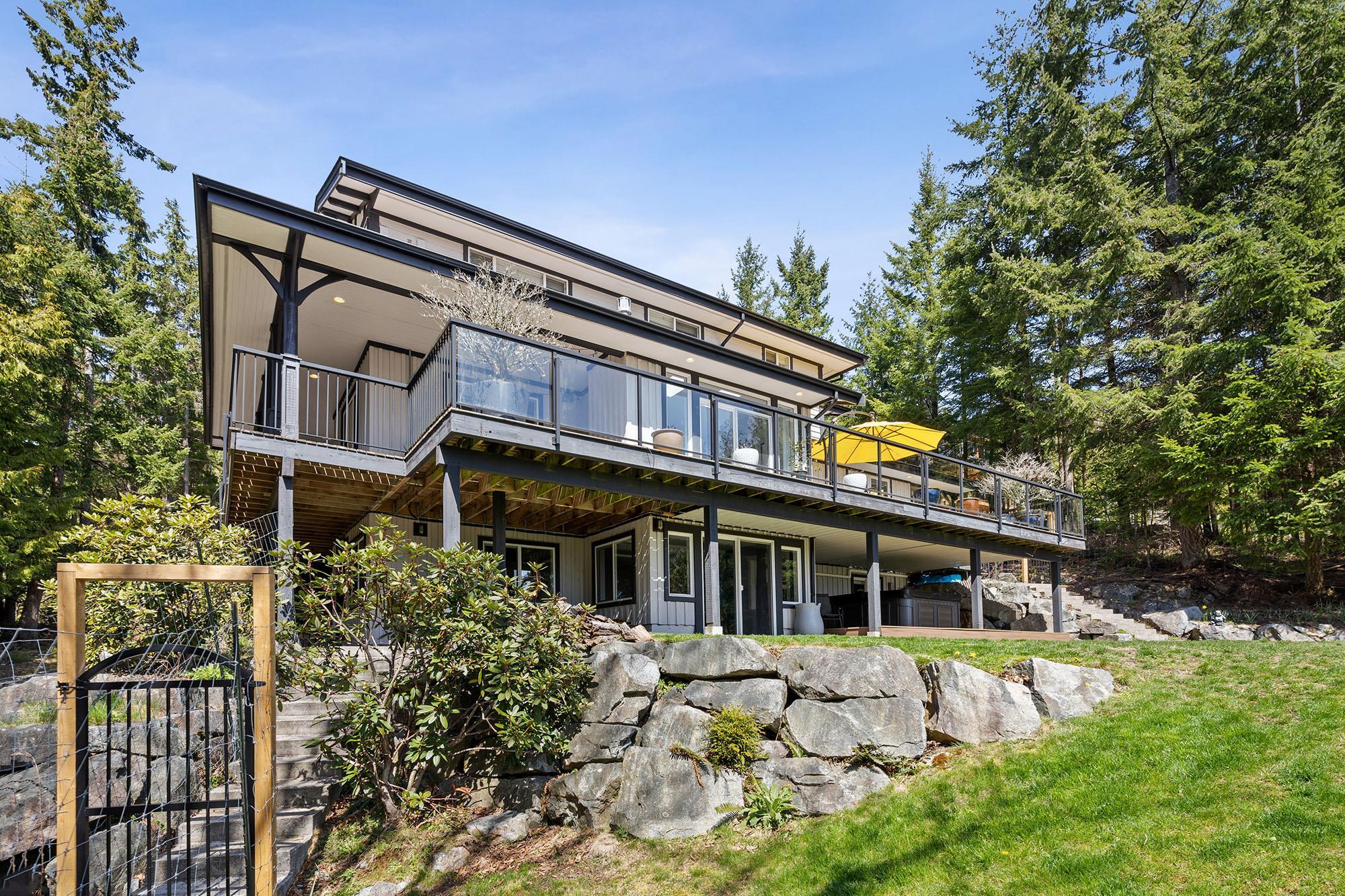 341 Aerie Tree Lane, Bowen Island, BC V0N 1G2