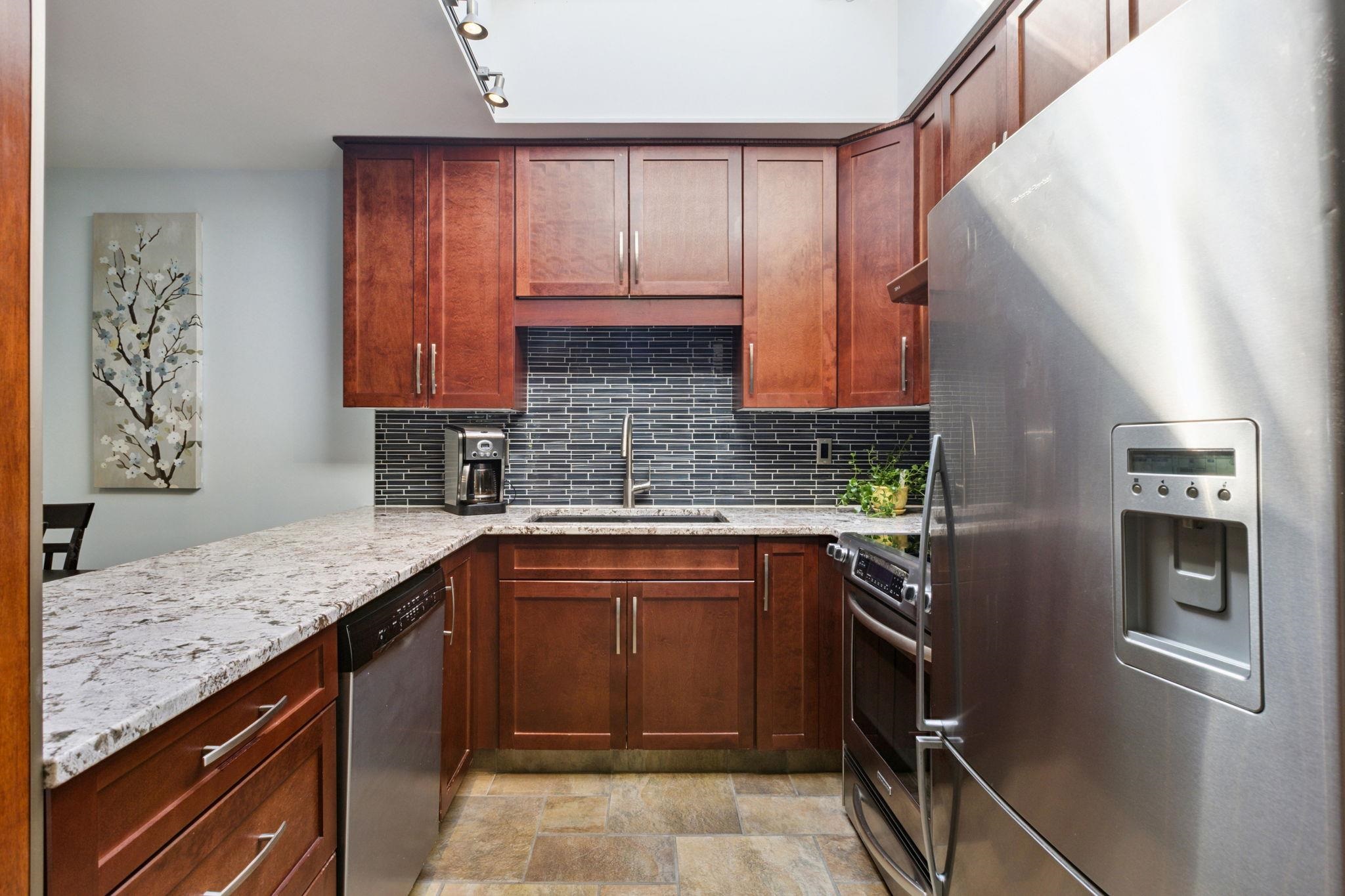 145 East 12th Street #303, North Vancouver, BC V7L 2J3