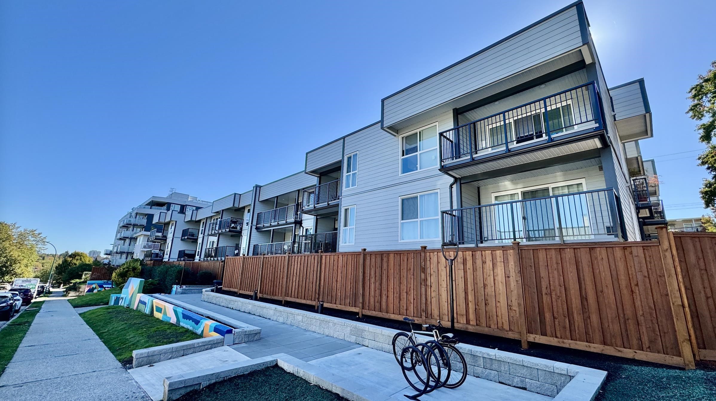 808 East 8th Avenue #215, Vancouver, BC V5T 1T5