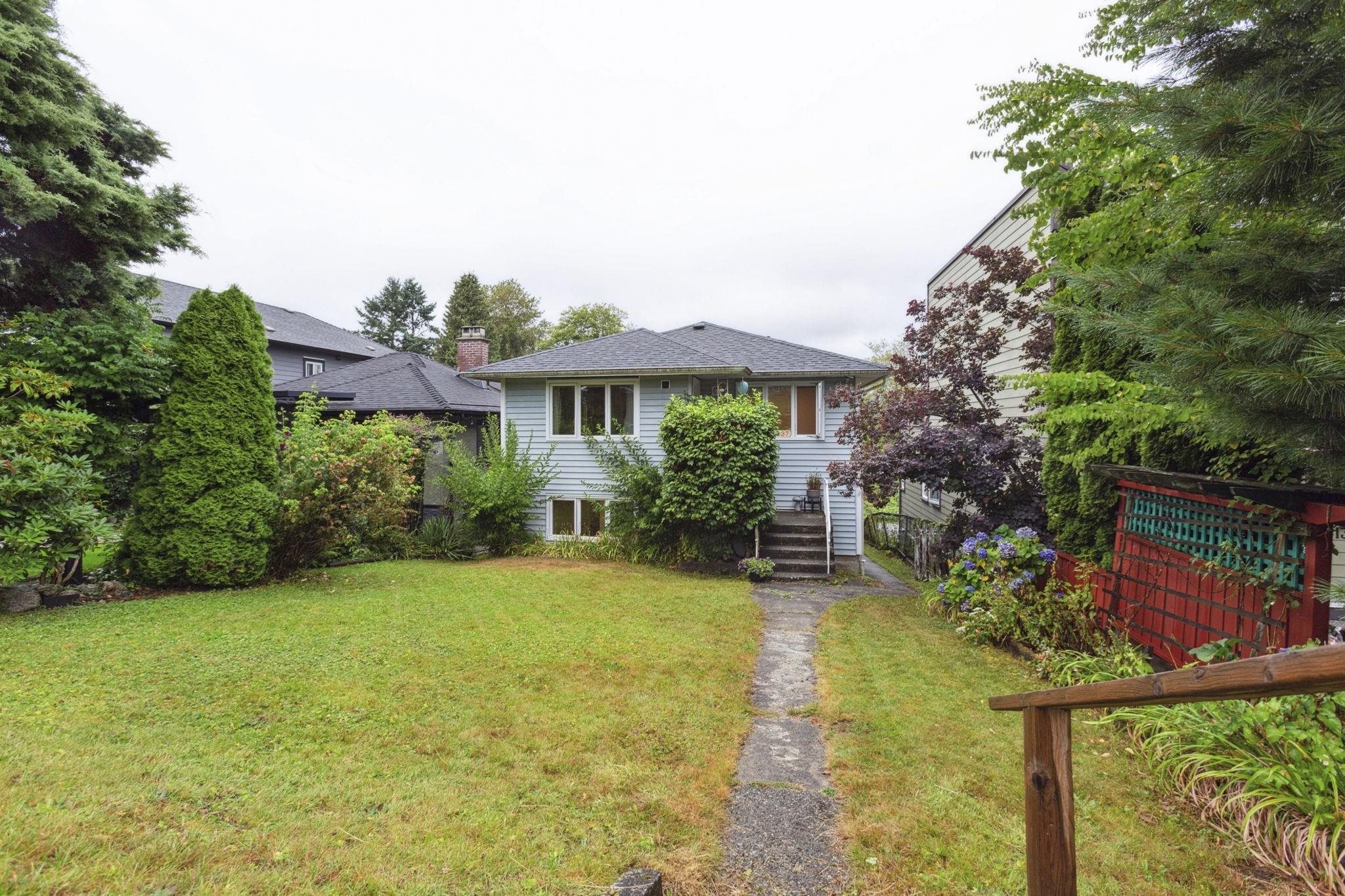 4137 Yale Street, Burnaby, BC V5C 1R2