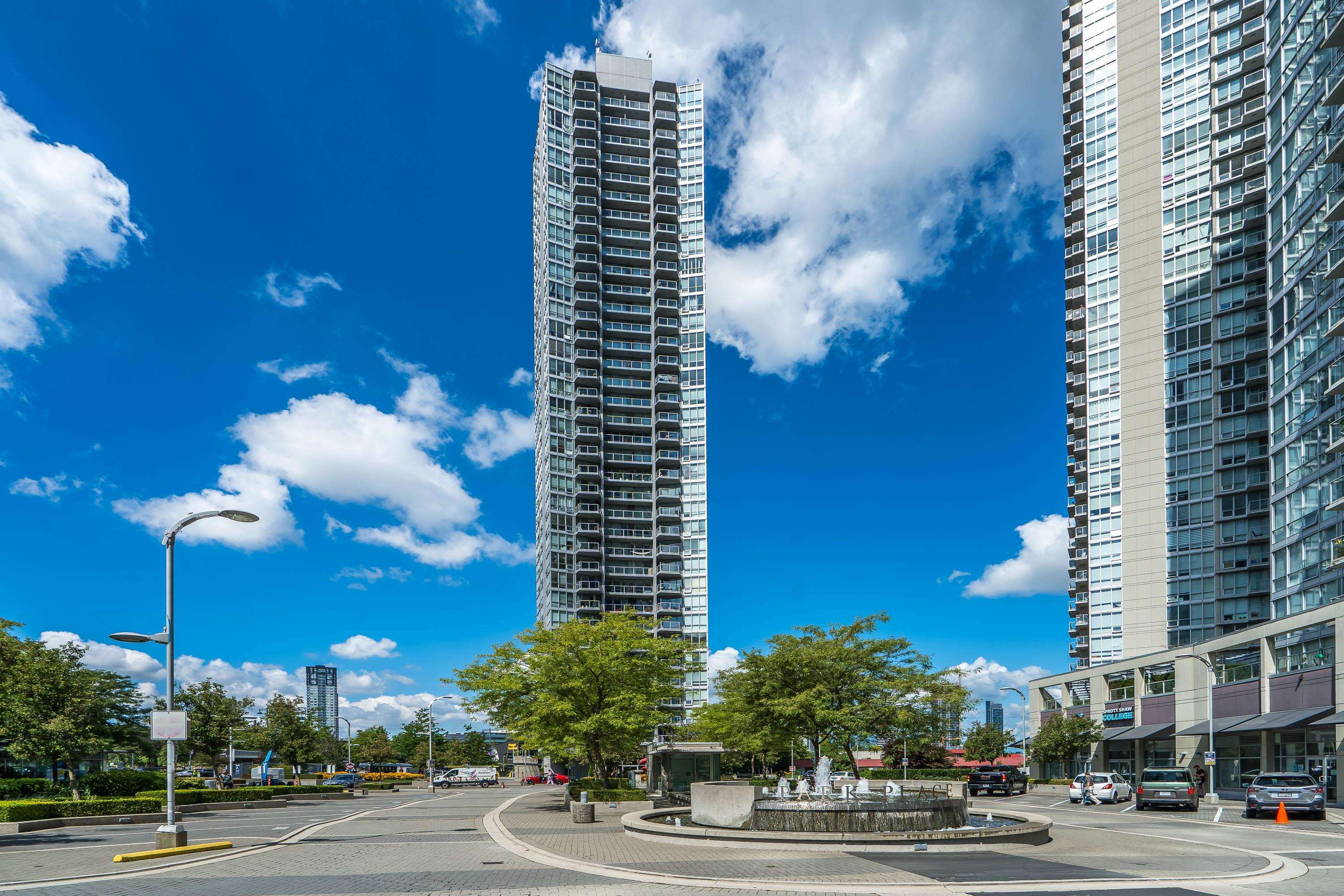 13618 100 Avenue #1102, Surrey, BC V3T 0A8