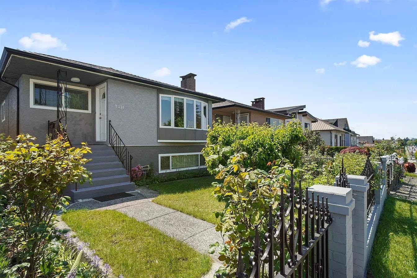 2374 East 33rd Avenue, Vancouver, BC V5R 2S3
