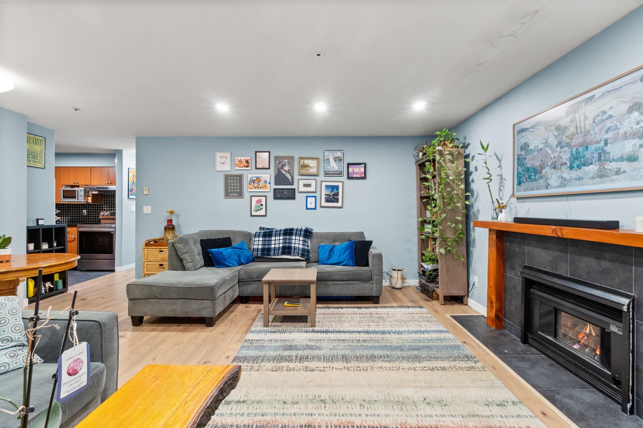 1689 East 4th Avenue #102, Vancouver, BC V5N 1J7