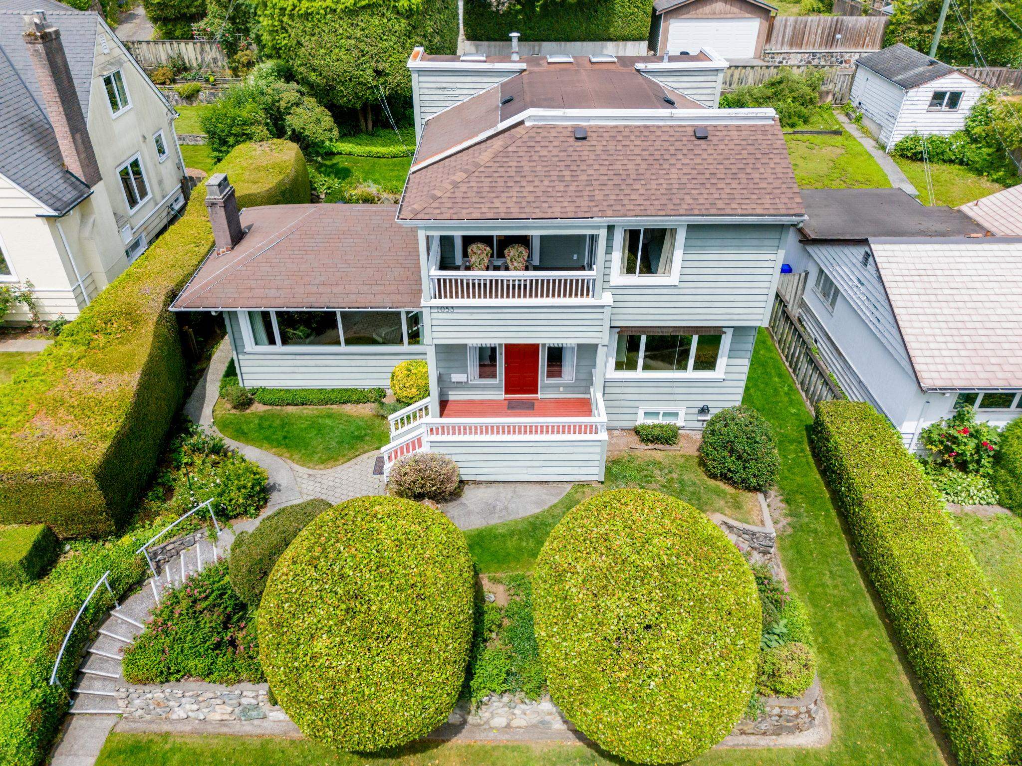1053 Lawson Avenue, West Vancouver, BC V7T 2E3