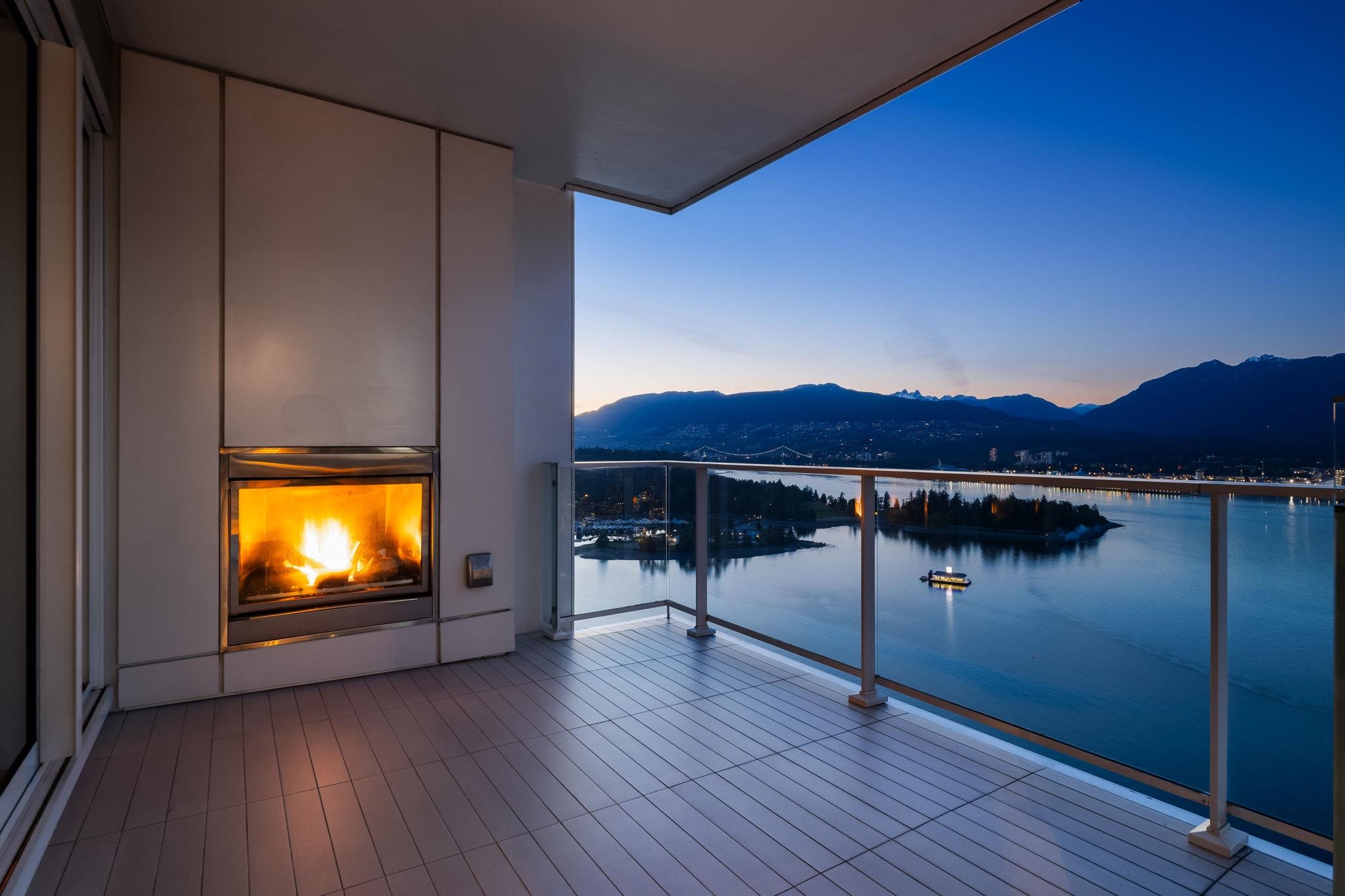 1011 West Cordova Street #4501, Vancouver, BC V6C 0B2