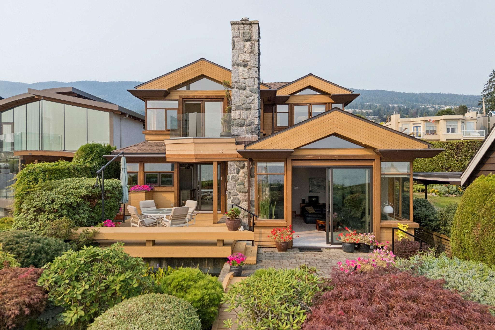 2342 Bellevue Avenue, West Vancouver, BC V7V 1C8