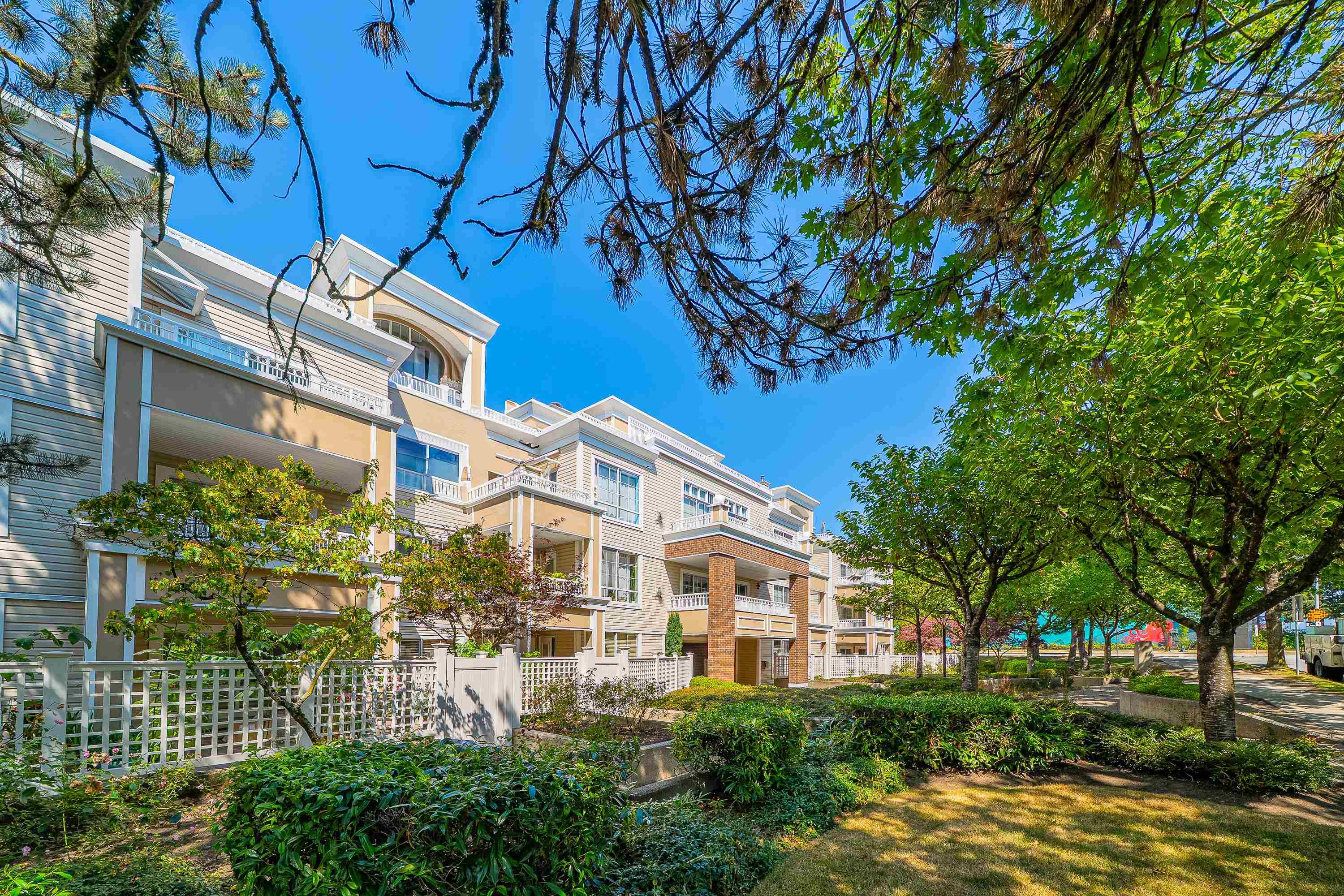 7117 Antrim Avenue #211, Burnaby, BC V5J 5K1