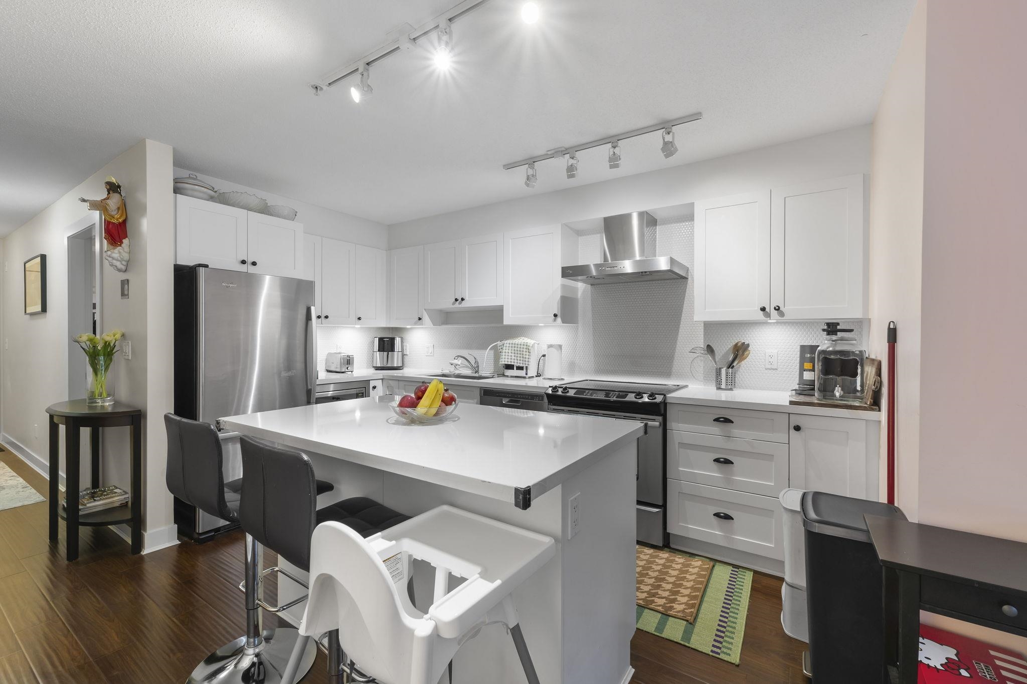 500 Royal Avenue #211, New Westminster, BC V3L 0G5