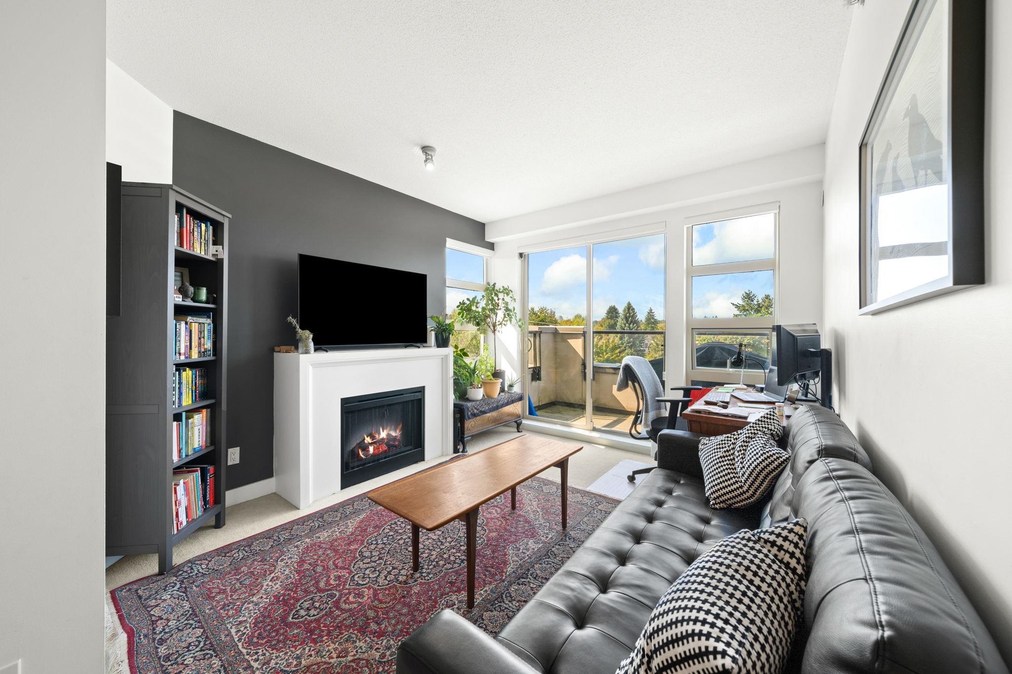 4550 Fraser Street #424, Vancouver, BC V5V 4G8
