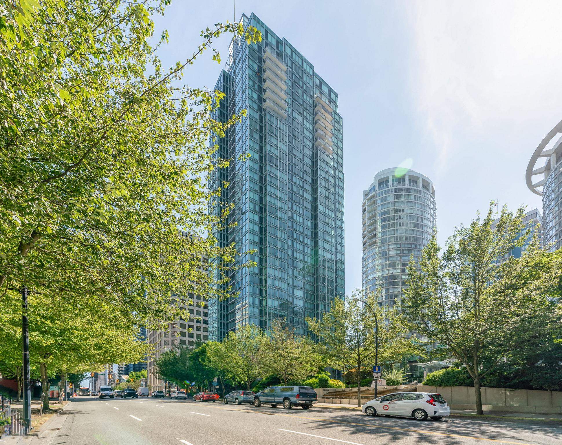 1200-1288 West Georgia Street #706, Vancouver, BC V6E 4R2