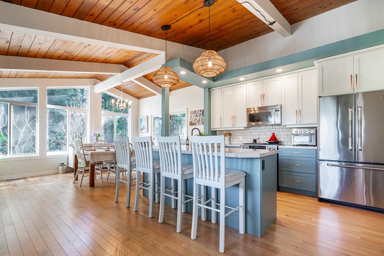 3345 Viewmount Drive, Port Moody, BC V3H 2L8