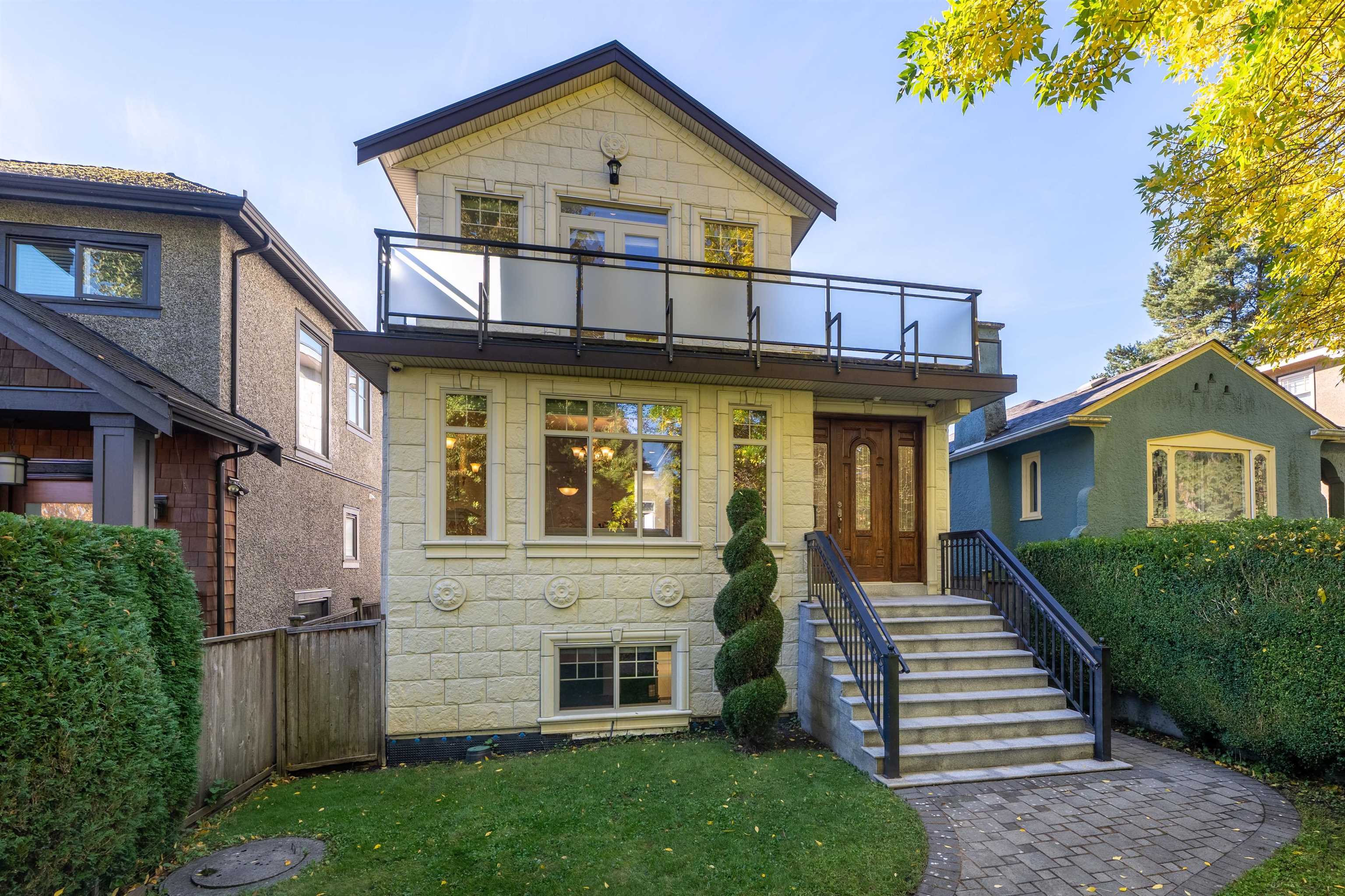 3716 West 17th Avenue, Vancouver, BC V6S 1A2