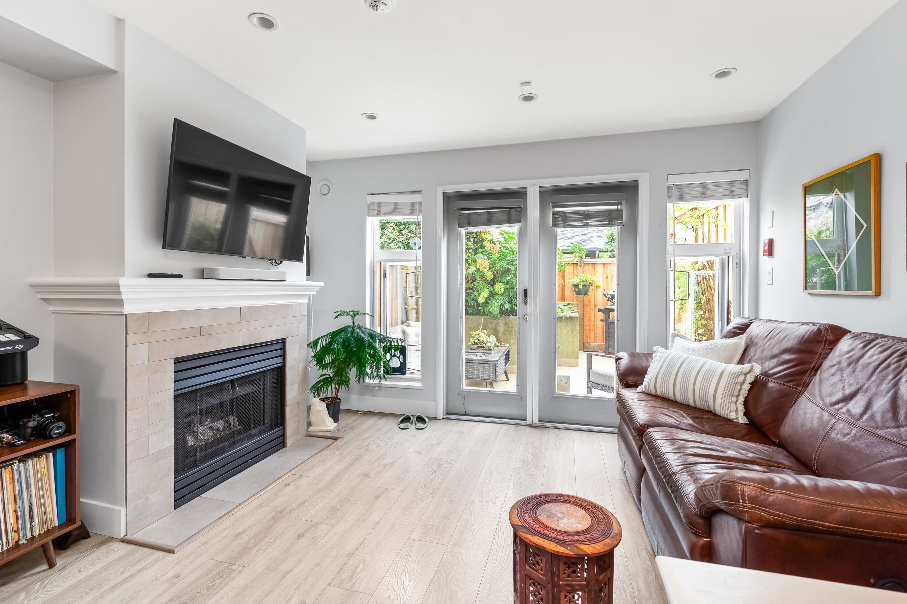 2545 West Broadway #208, Vancouver, BC V6K 2E9