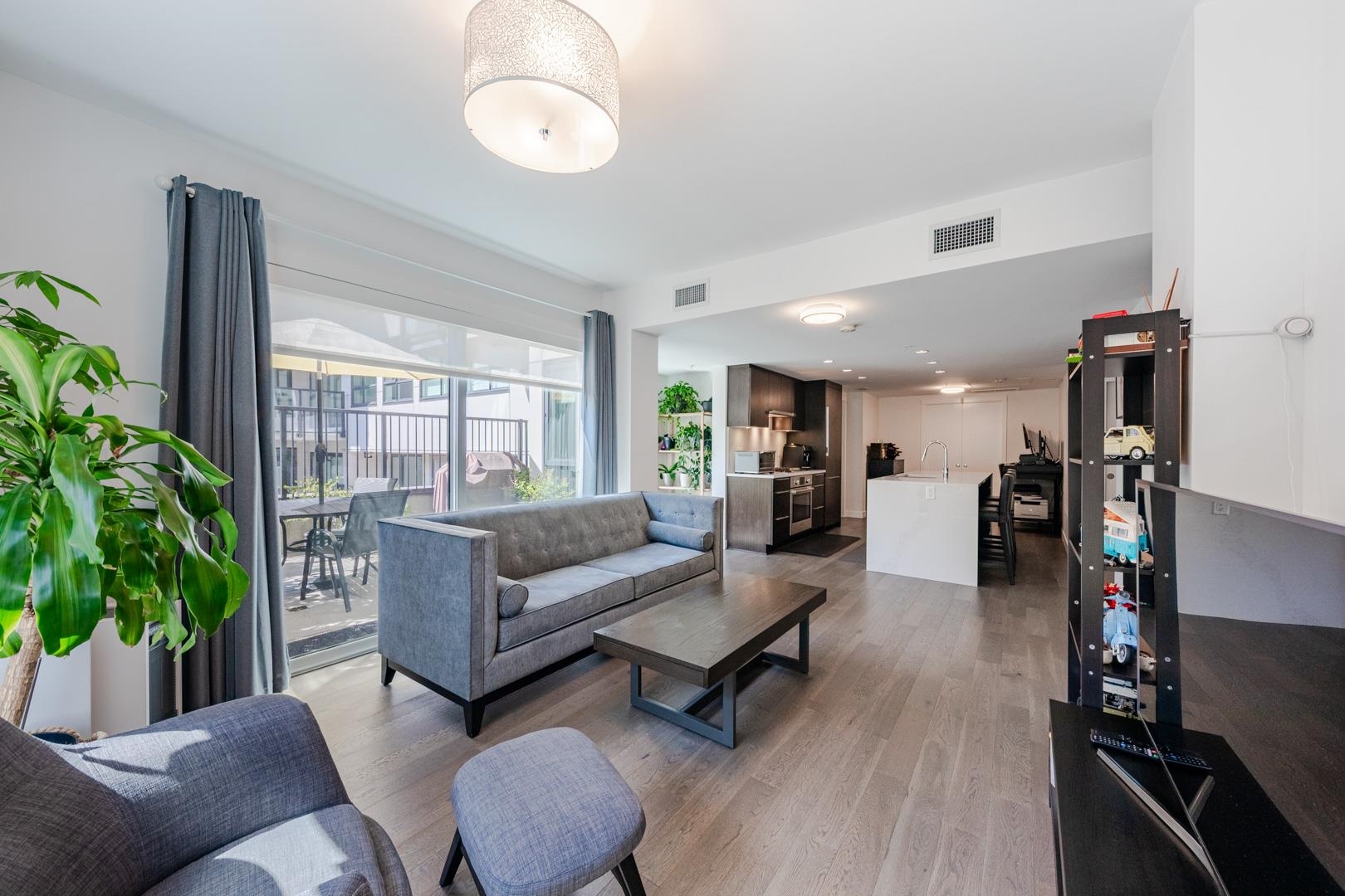 7828 Granville Street #104, Vancouver, BC V6P 4Z2