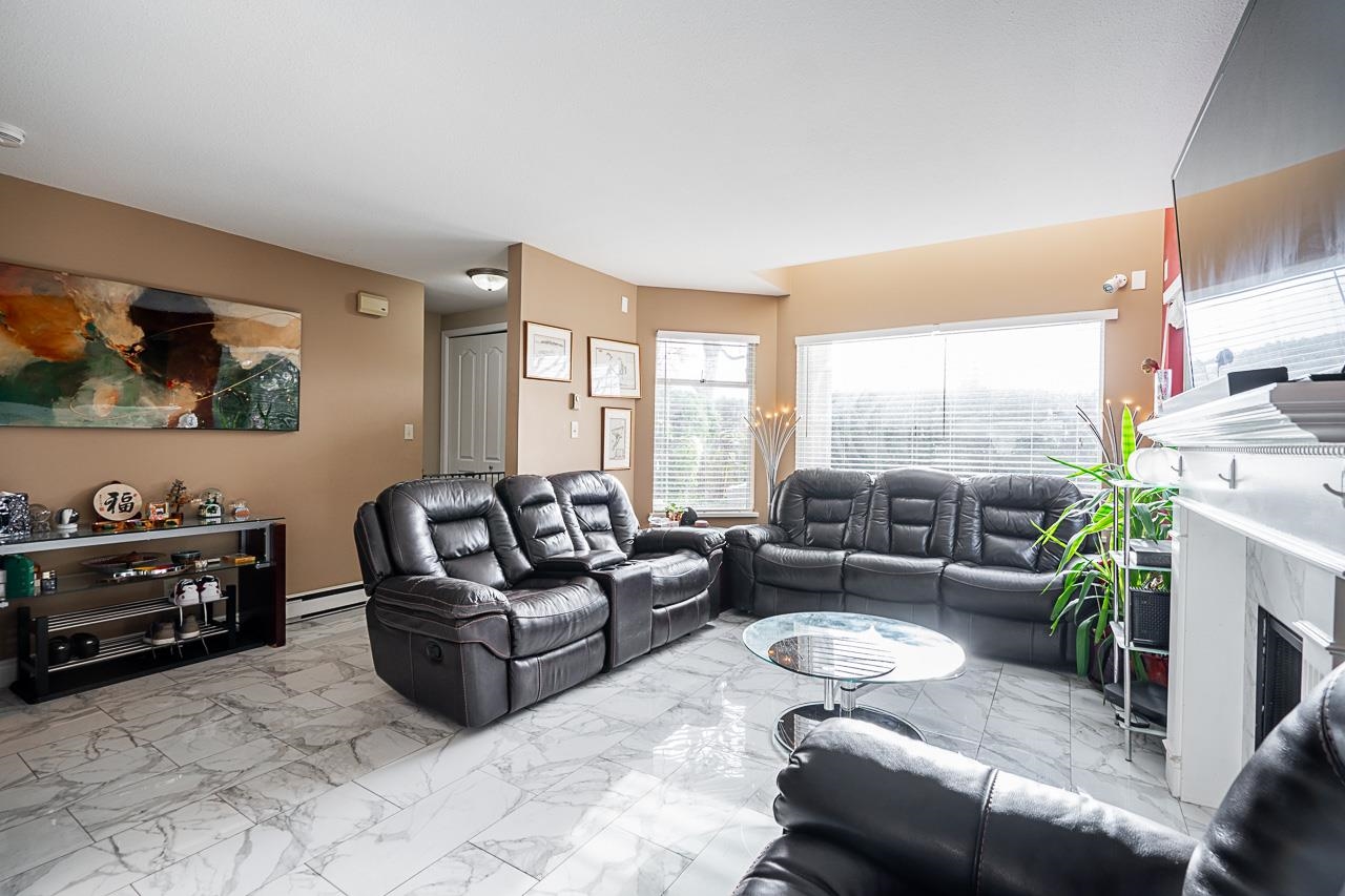 1225 Merklin Street #101, White Rock, BC V4B 4B8