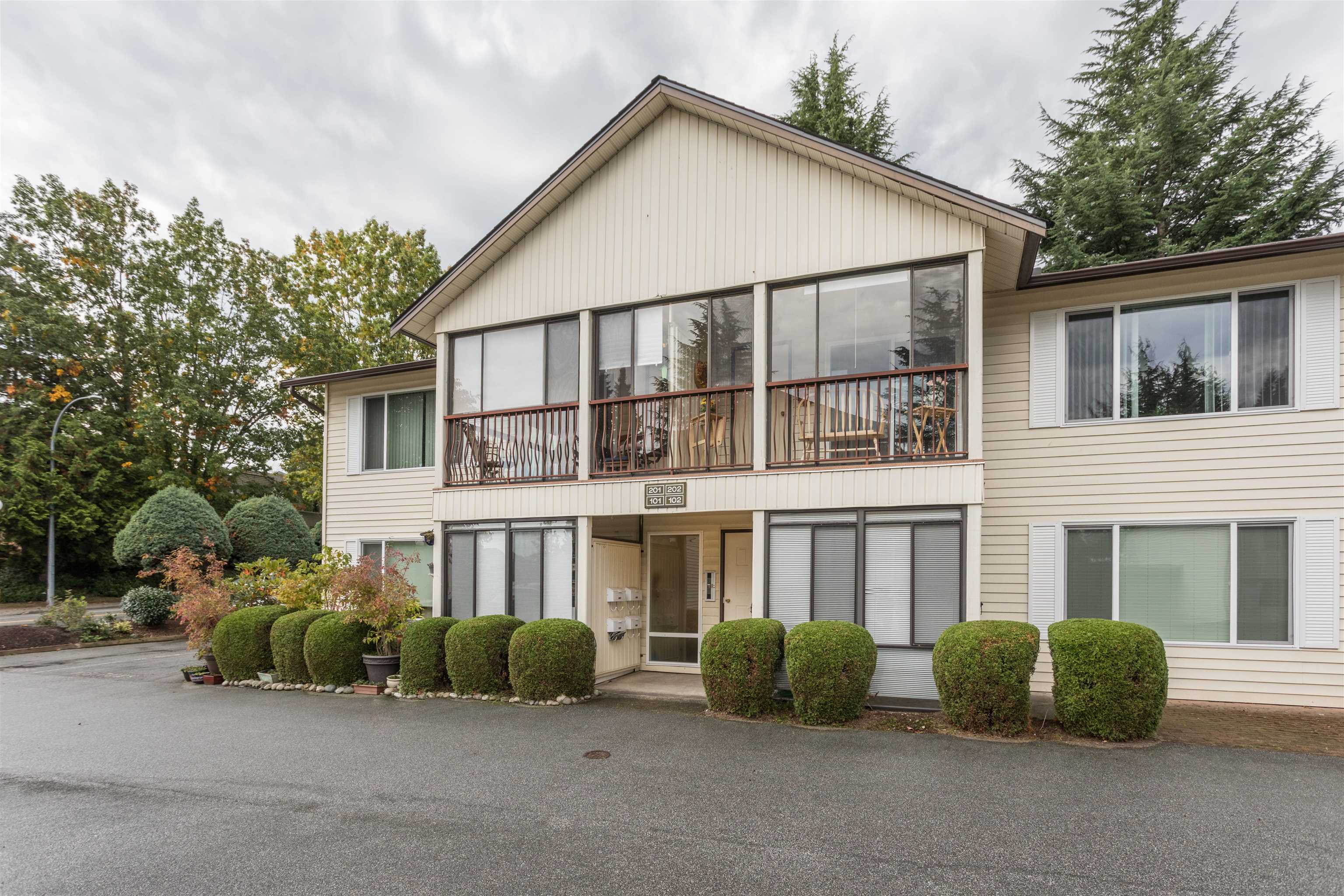 2853 Bourquin Crescent West #201, Abbotsford, BC V2S 6H6