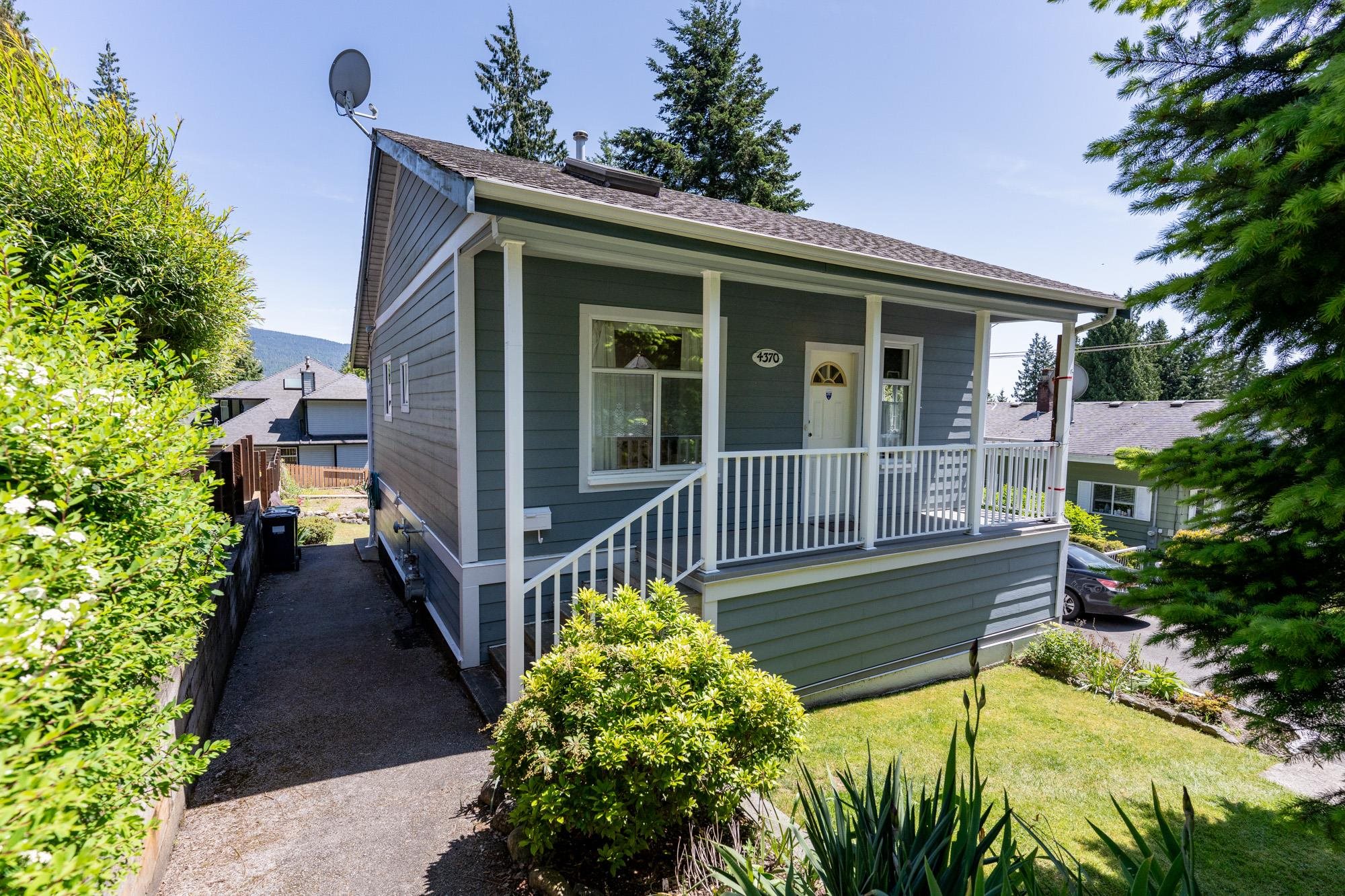 4370 Mountain Highway, North Vancouver, BC V7K 2K2