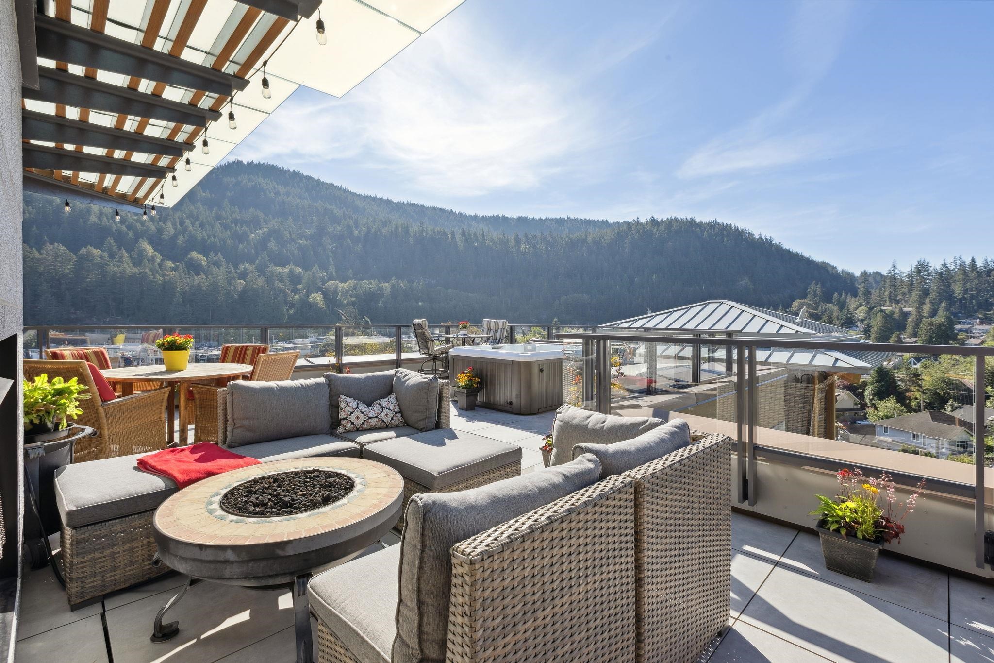 6687 Nelson Avenue #703, West Vancouver, BC V7W 2B2