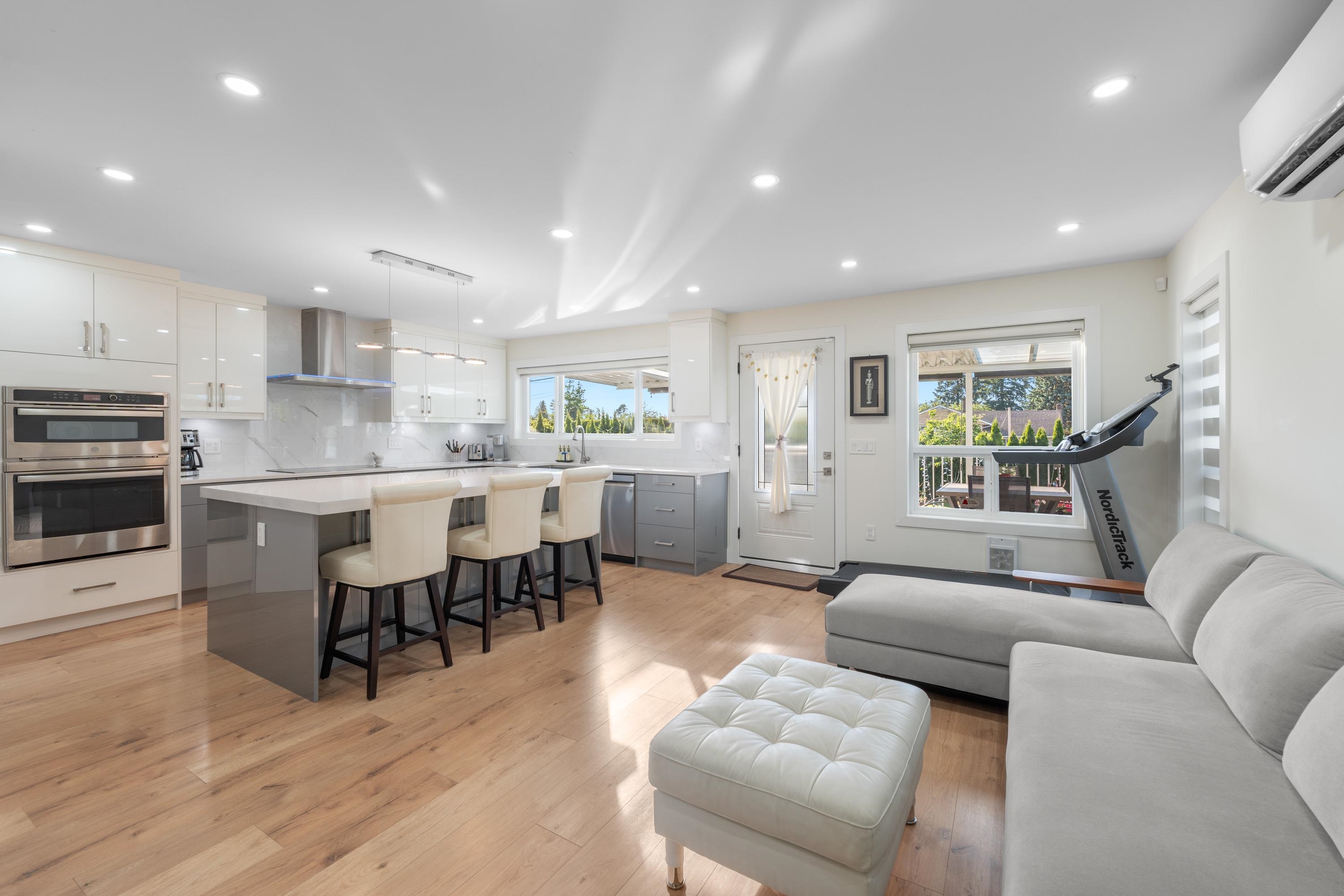 11th Avenue, Burnaby, BC V3N 2P9