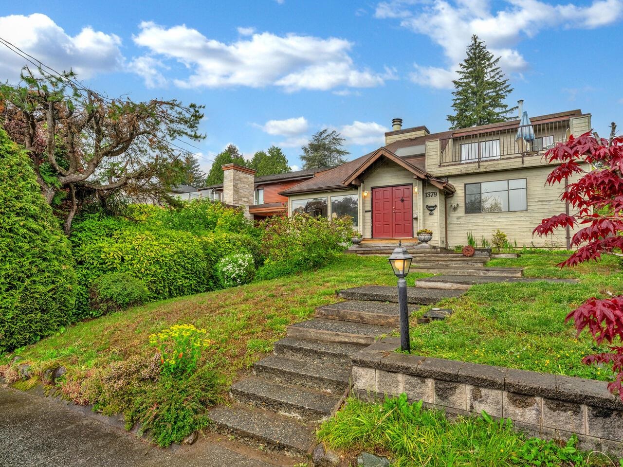 1379 Haywood Avenue, West Vancouver, BC V7T 1V4