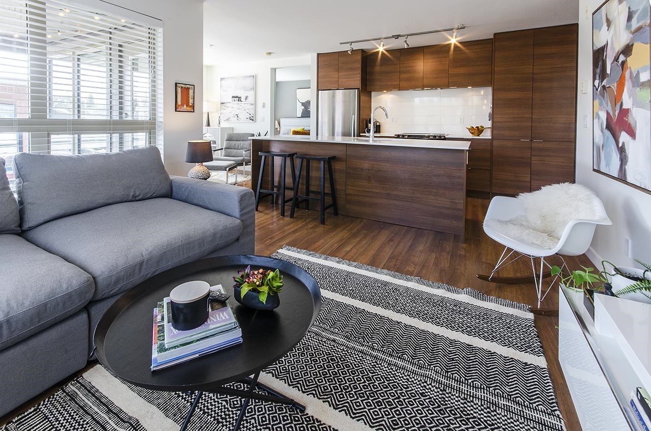 1679 Lloyd Avenue #409, North Vancouver, BC V7P 0A9