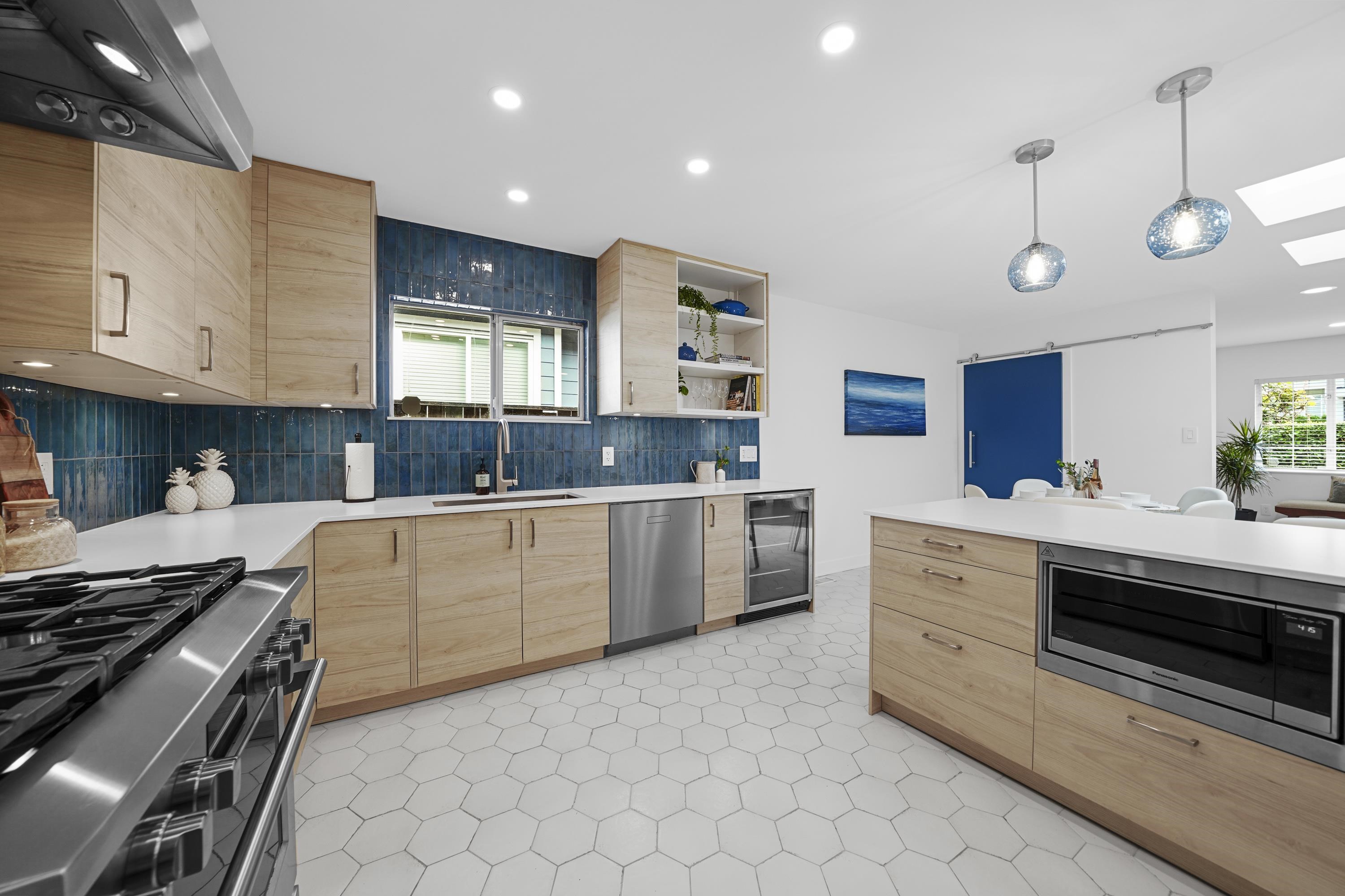 1412 Hope Road, North Vancouver, BC V7P 1W8