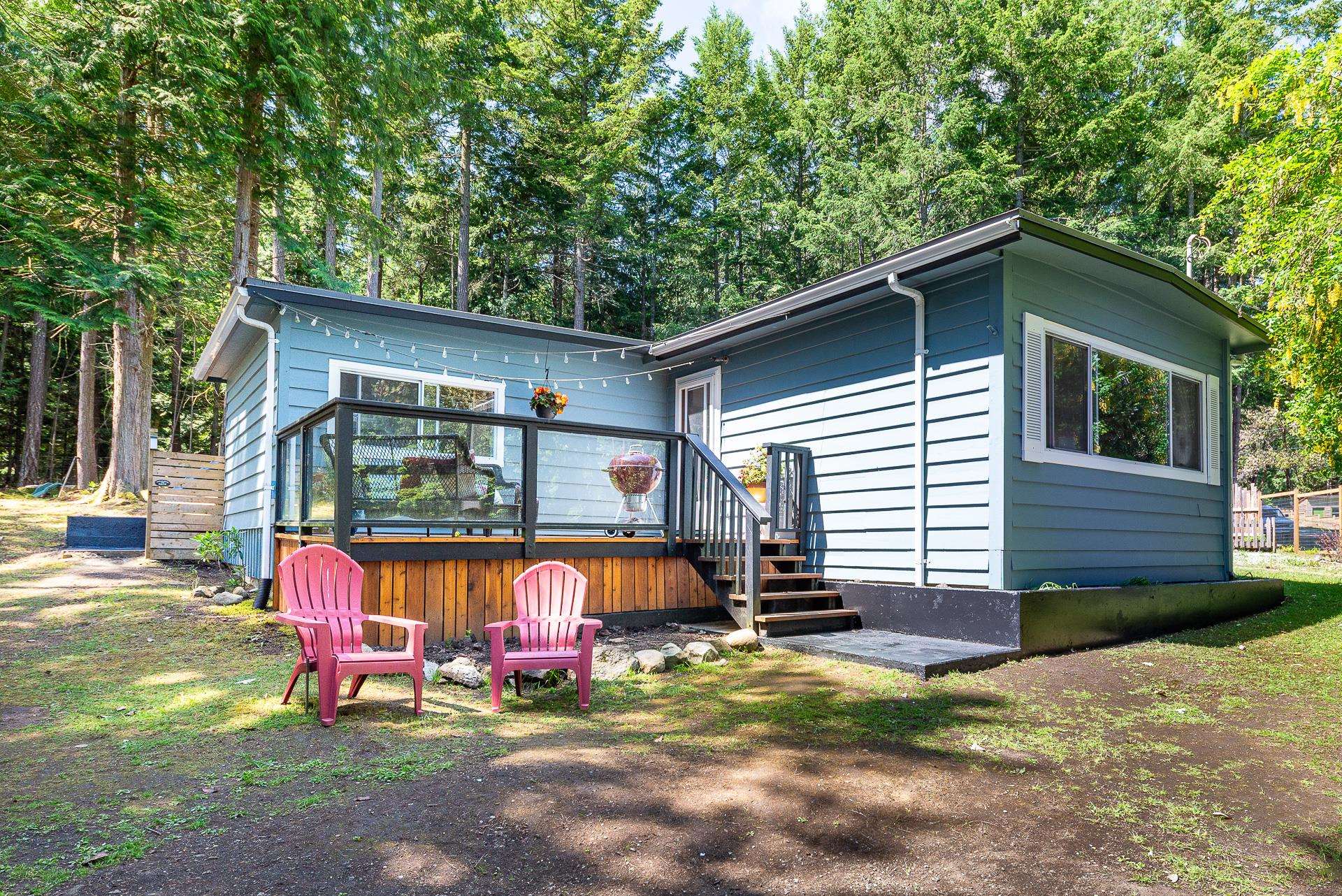 531 Arbutus Dr, Mayne Island, BC V0N 2J1
