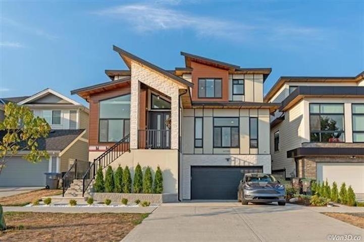 18 Avenue, Surrey, BC V3Z 9X5