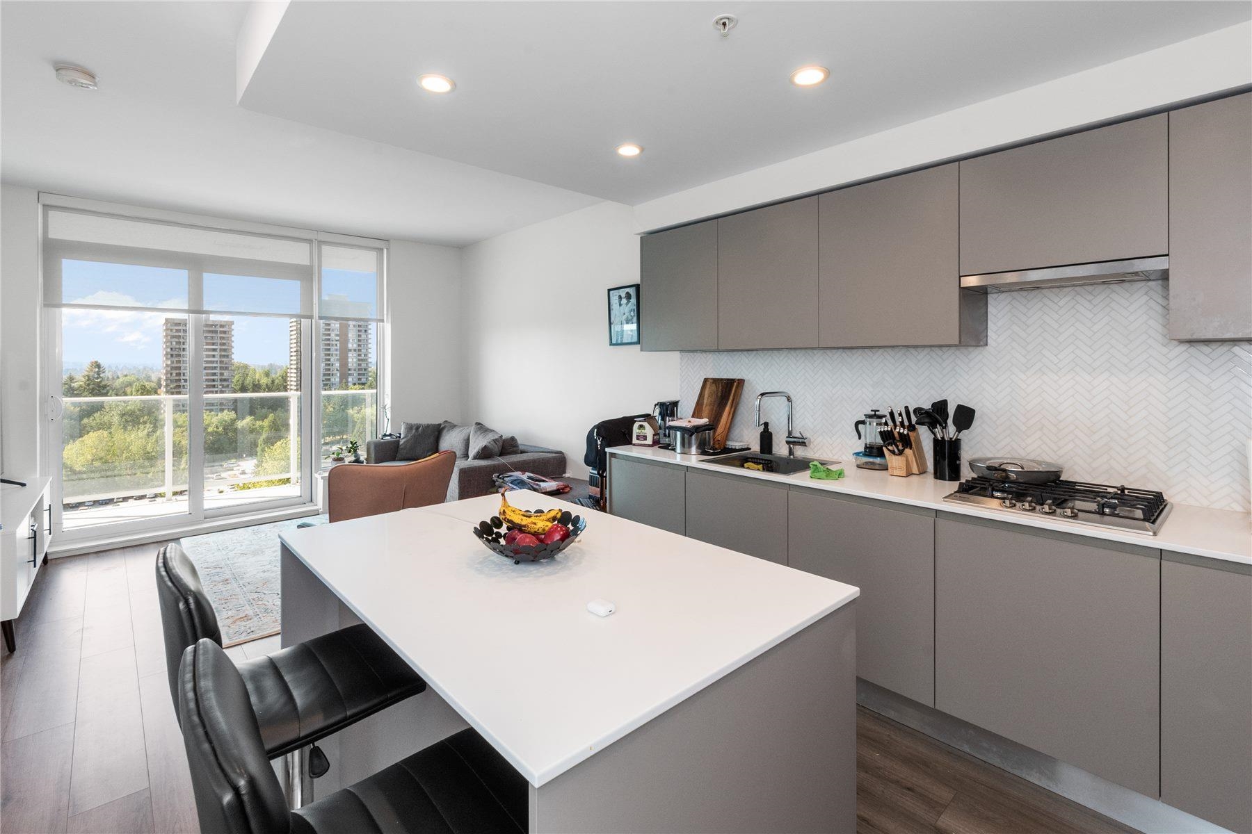 3833 Evergreen Place #609, Burnaby, BC V3J 0M2