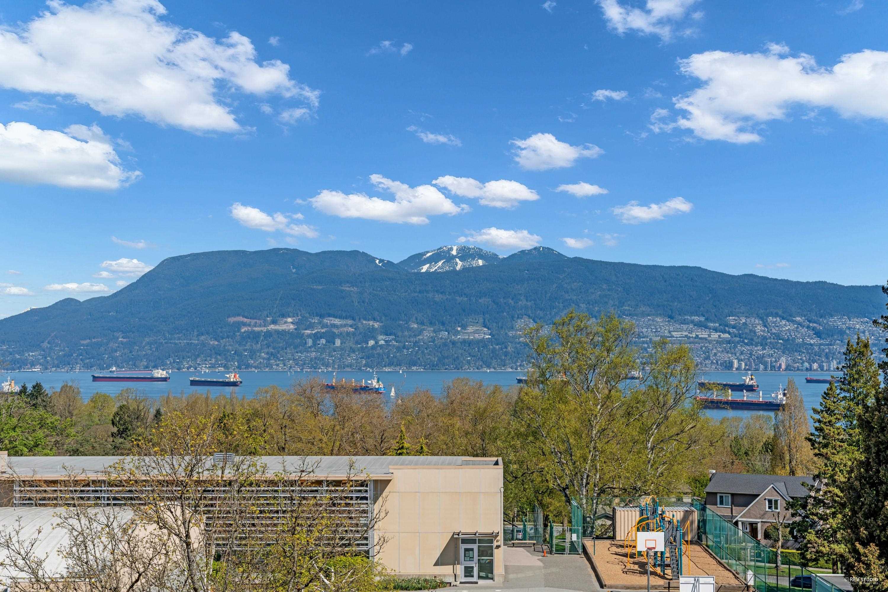 4060 West 10th Avenue, Vancouver, BC V6R 2H1