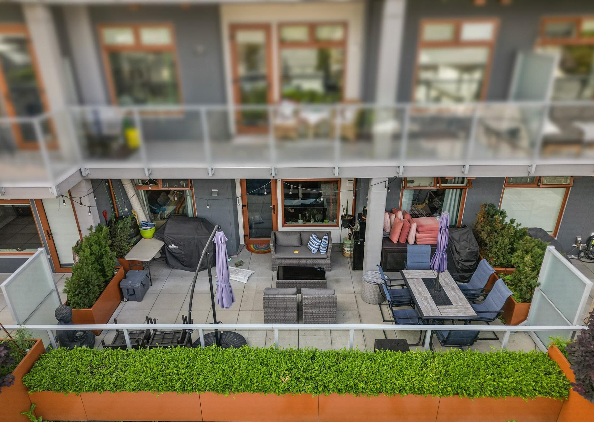 2408 Grant Street #202, Vancouver, BC V5K 3G4