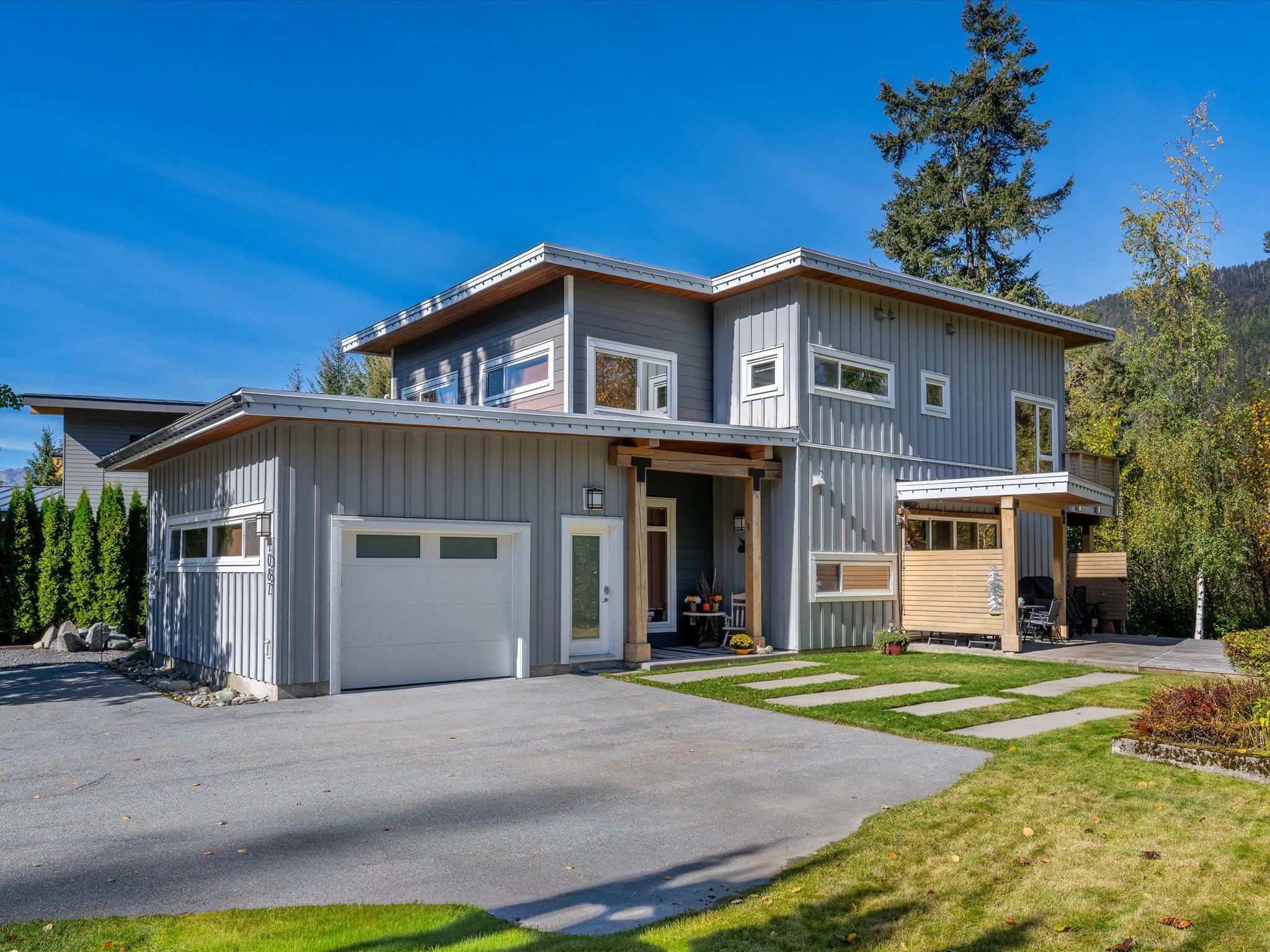 1087 Madeley Place, Whistler, BC V8E 0K6