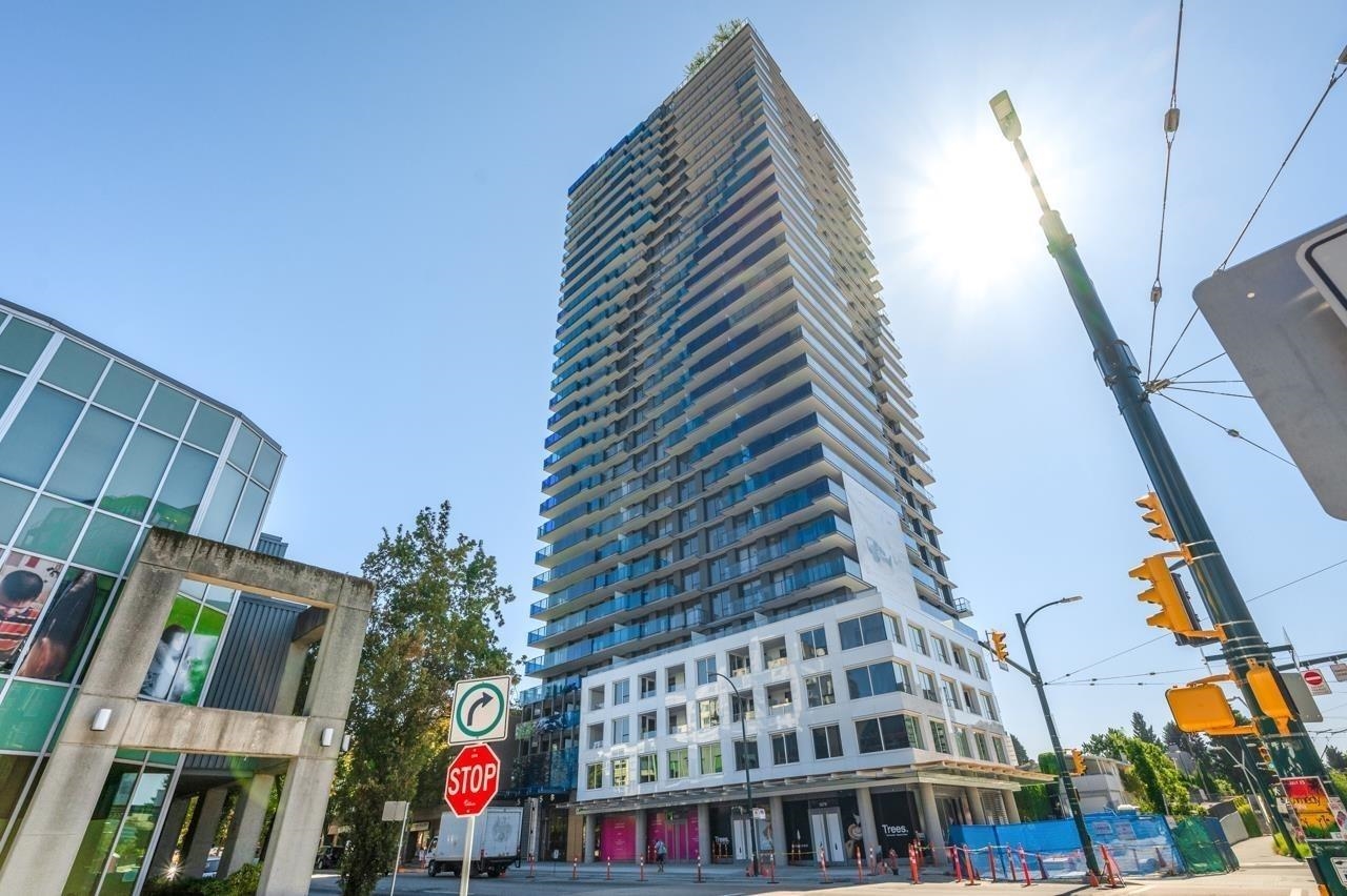 5058 Joyce St #404, Vancouver, BC V5R 0J9