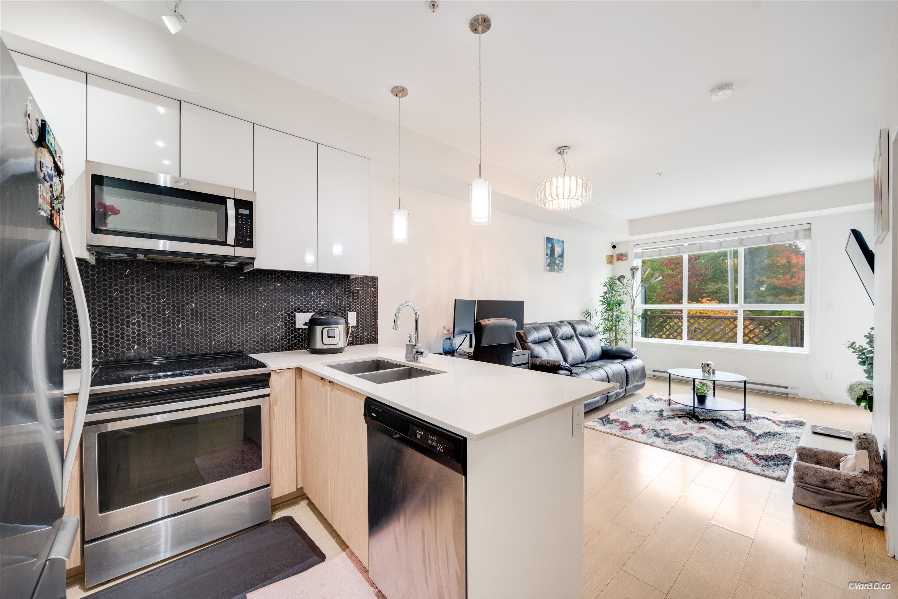 6438 195a Street #104, Surrey, BC V4N 6R5