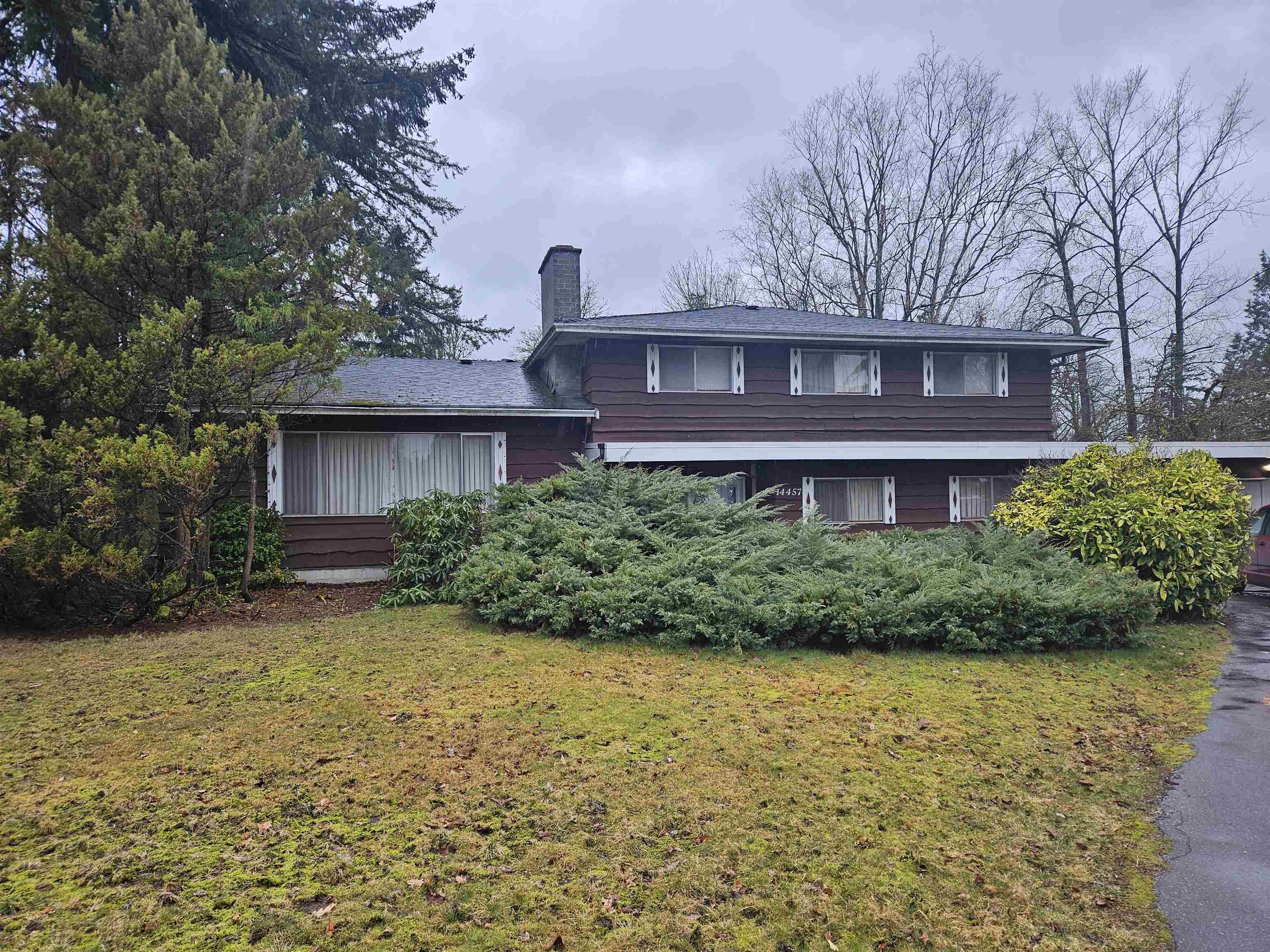 110 Avenue, Surrey, BC V3R 2A4