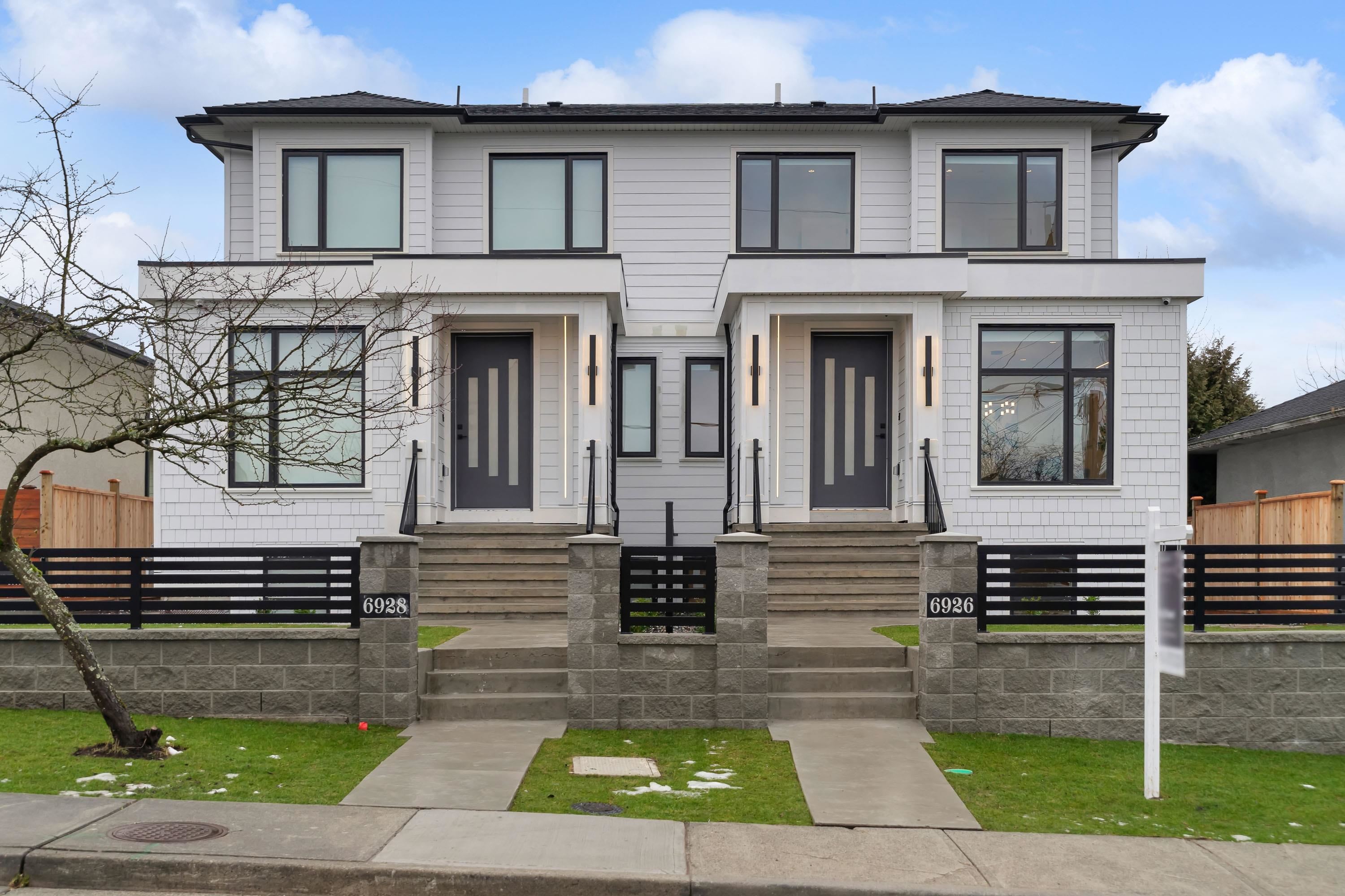 6928 Carnegie Street, Burnaby, BC V5B 1Y5
